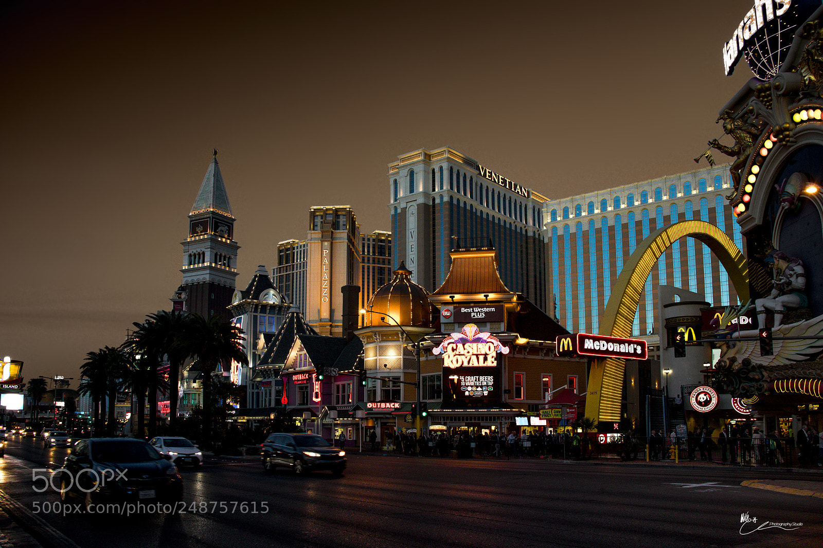 Canon EOS M6 sample photo. La vegas street photography