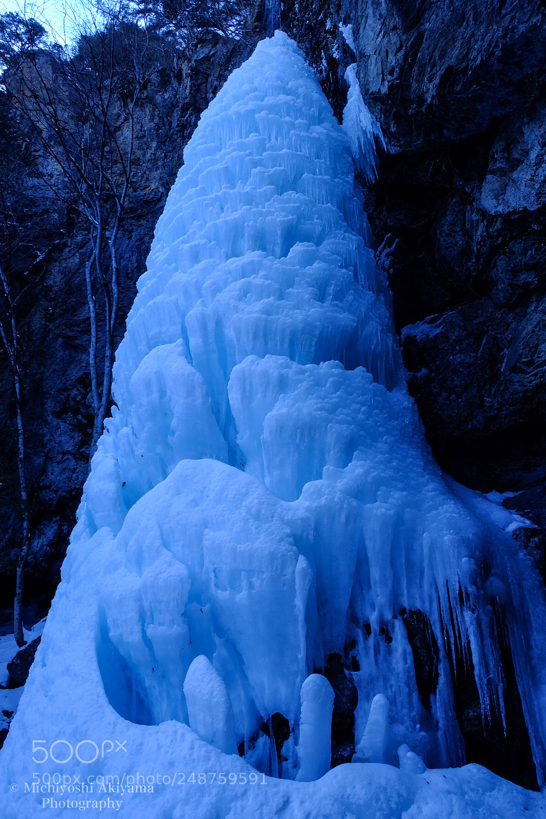Fujifilm X-T1 sample photo. Ice pillar. photography
