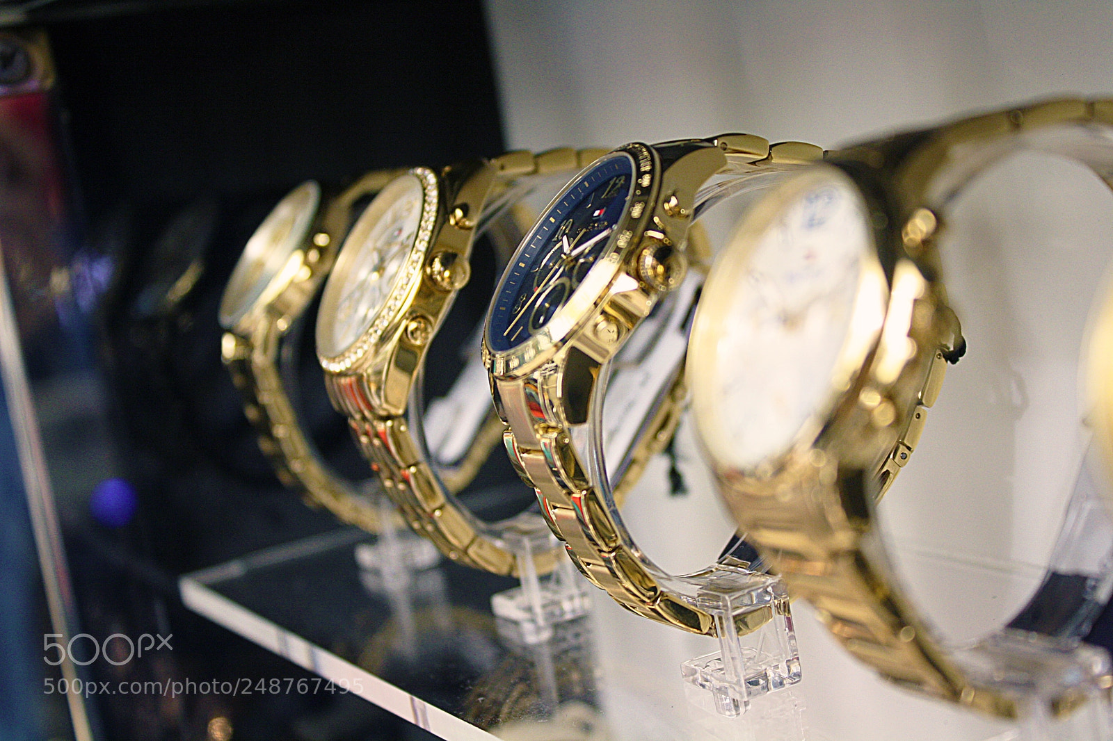 Canon EOS 1000D (EOS Digital Rebel XS / EOS Kiss F) sample photo. Watch tommy hilfiger photography