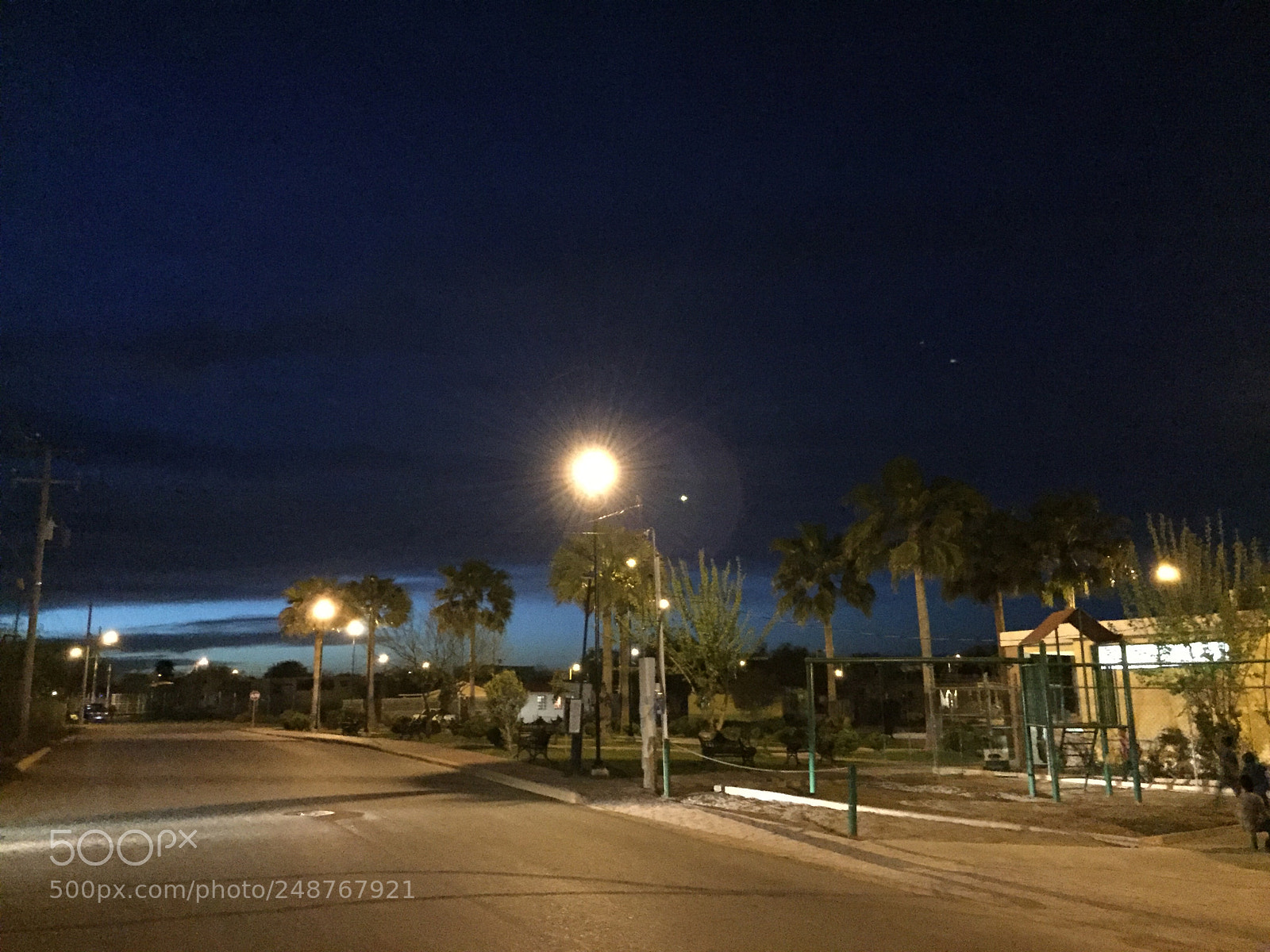Apple iPhone 6 sample photo. Y la noche est photography