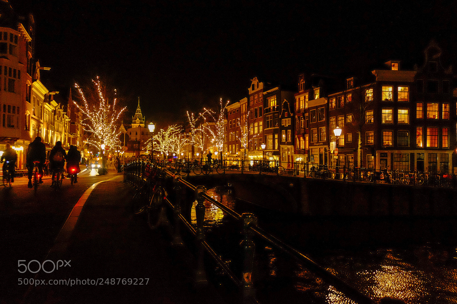 Fujifilm X-T10 sample photo. Lopen over de gracht photography