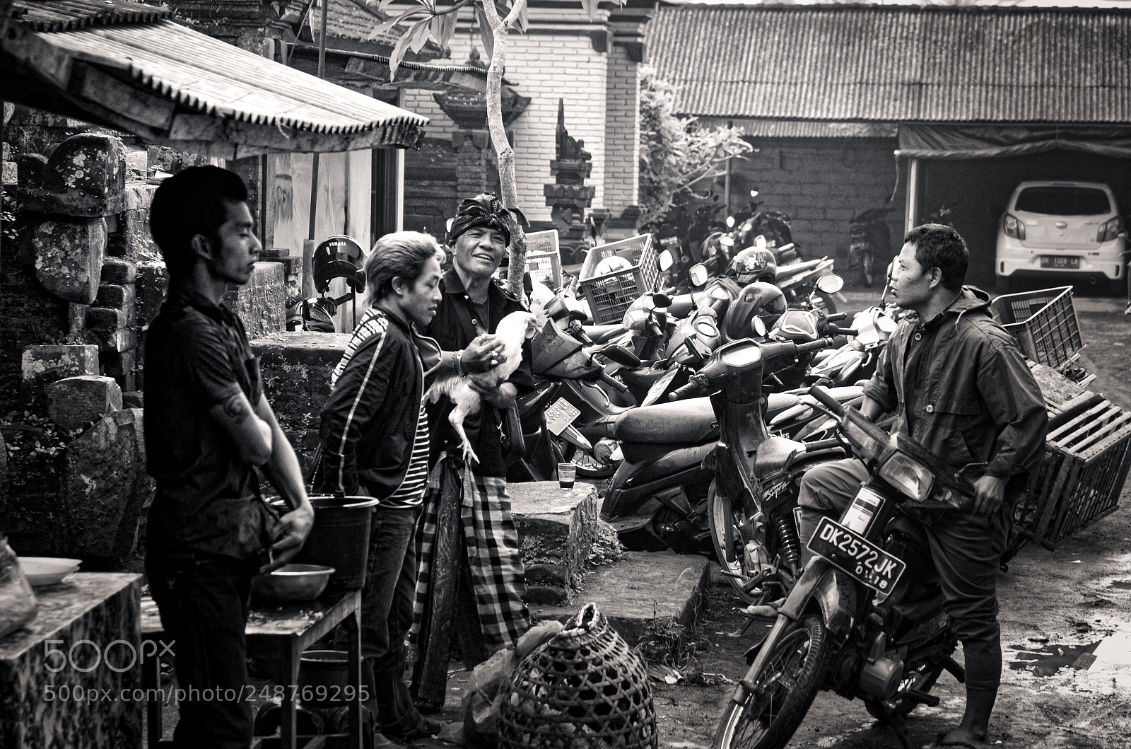 Pentax K-5 sample photo. Bali market photography