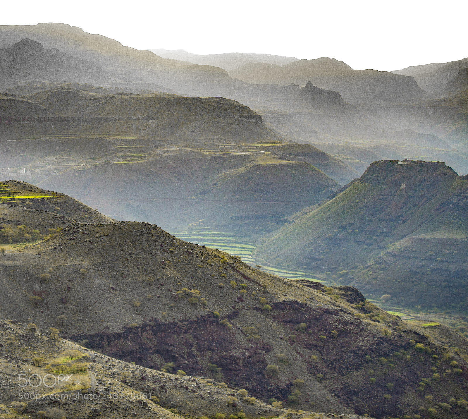 Canon EOS 700D (EOS Rebel T5i / EOS Kiss X7i) sample photo. Sunrise between mountains in photography