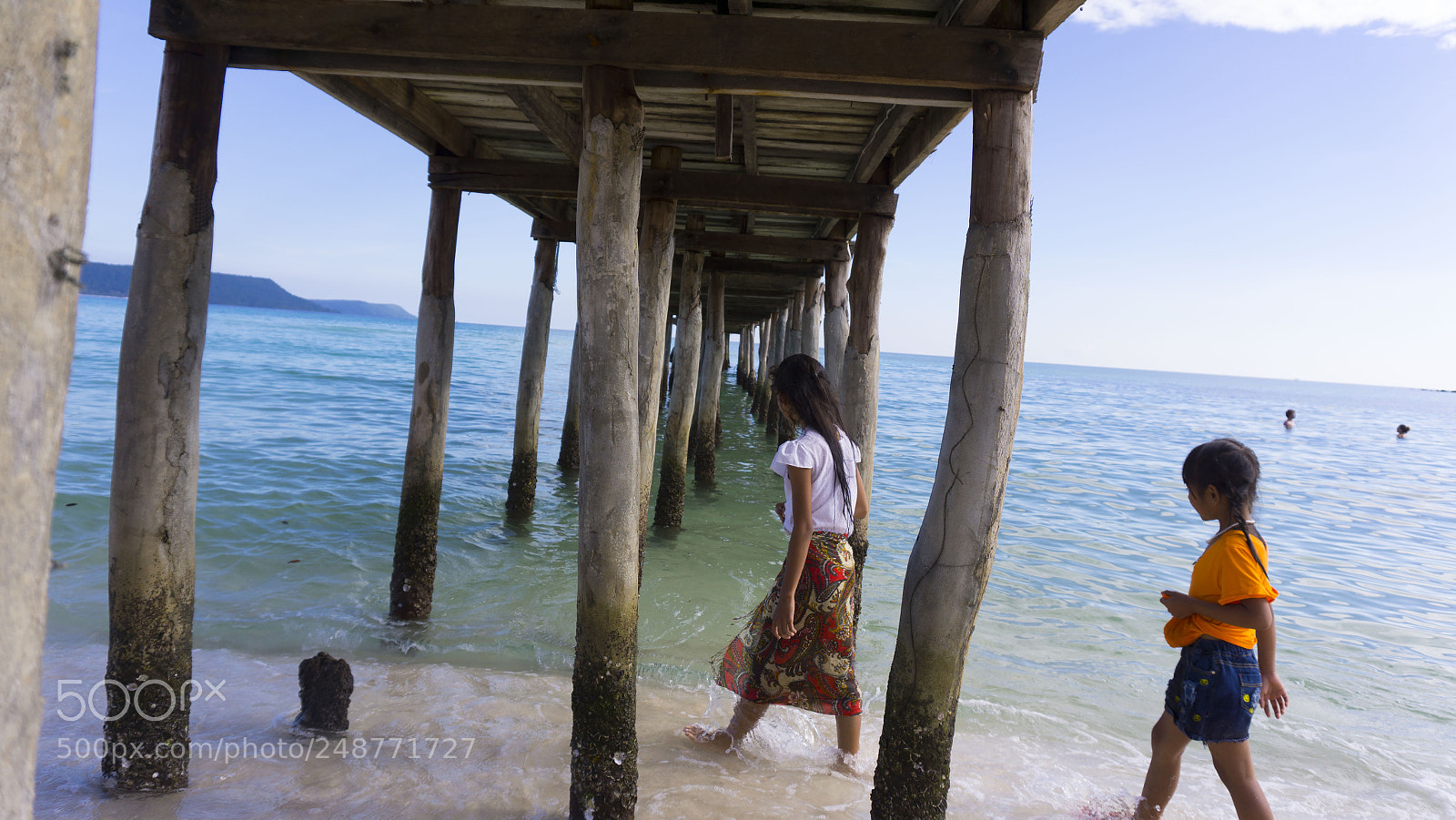Sony a6000 sample photo. Walking on the beach photography