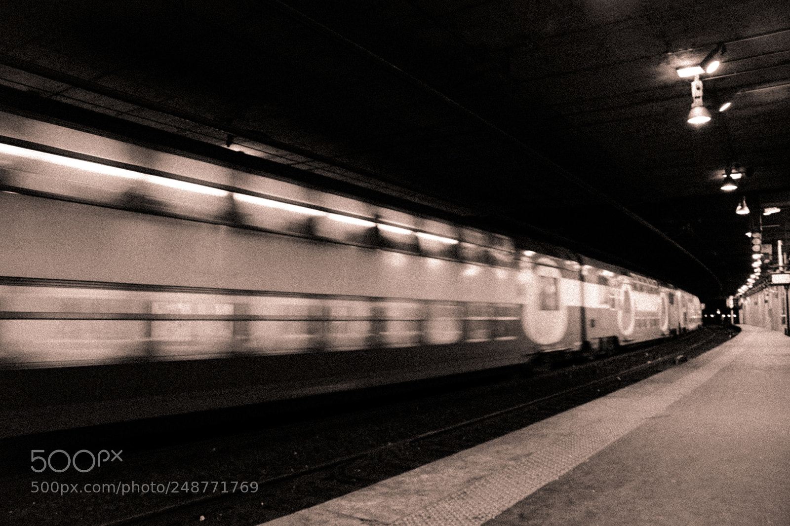 Nikon D7100 sample photo. Metro photography