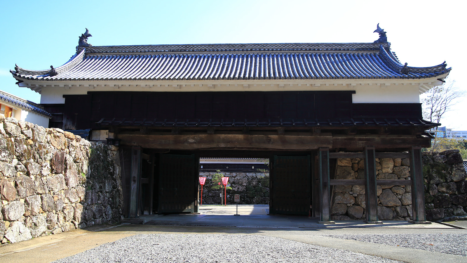 Canon EOS 5D Mark II + Tamron AF 28-75mm F2.8 XR Di LD Aspherical (IF) sample photo. Otemon gate of kochi castle, kochi, japan photography