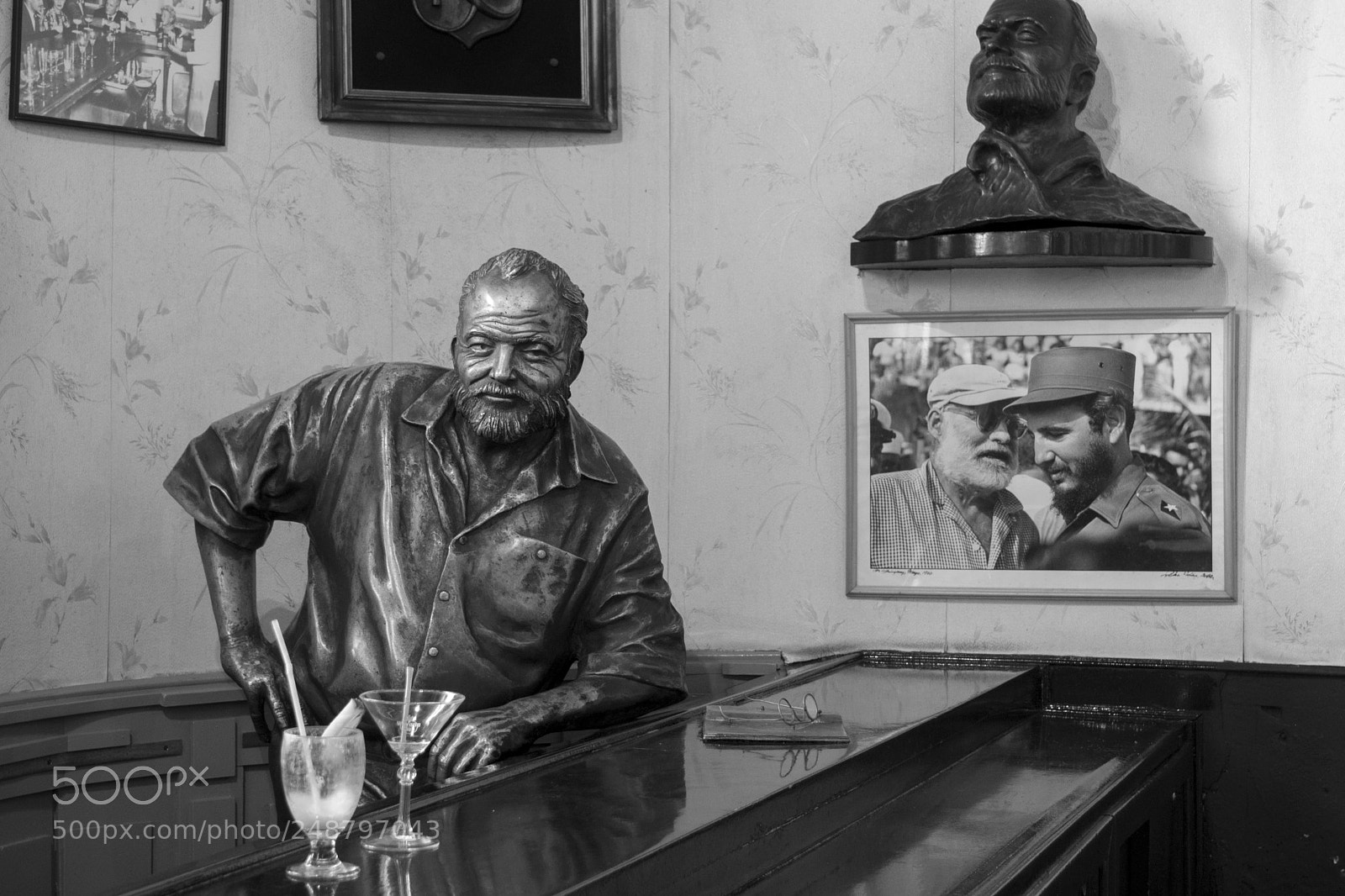 Sony a6500 sample photo. Ernest hemingway @ el floridita photography