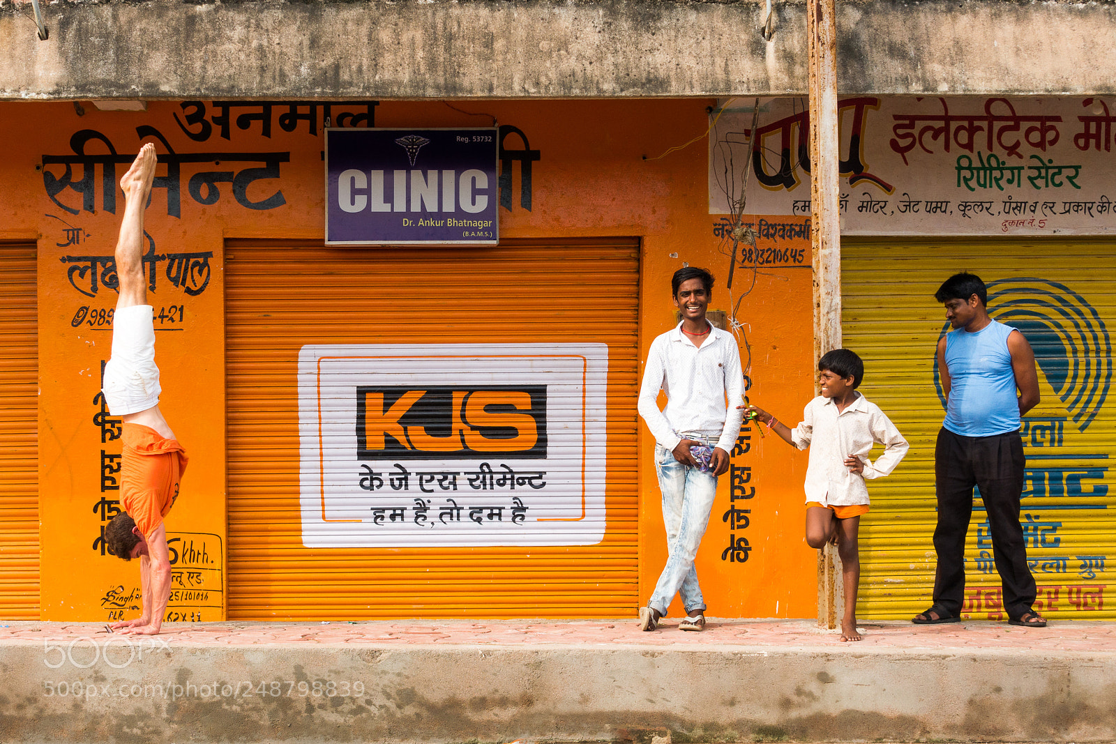 Sony Cyber-shot DSC-RX100 III sample photo. Khajurâho handstand photography