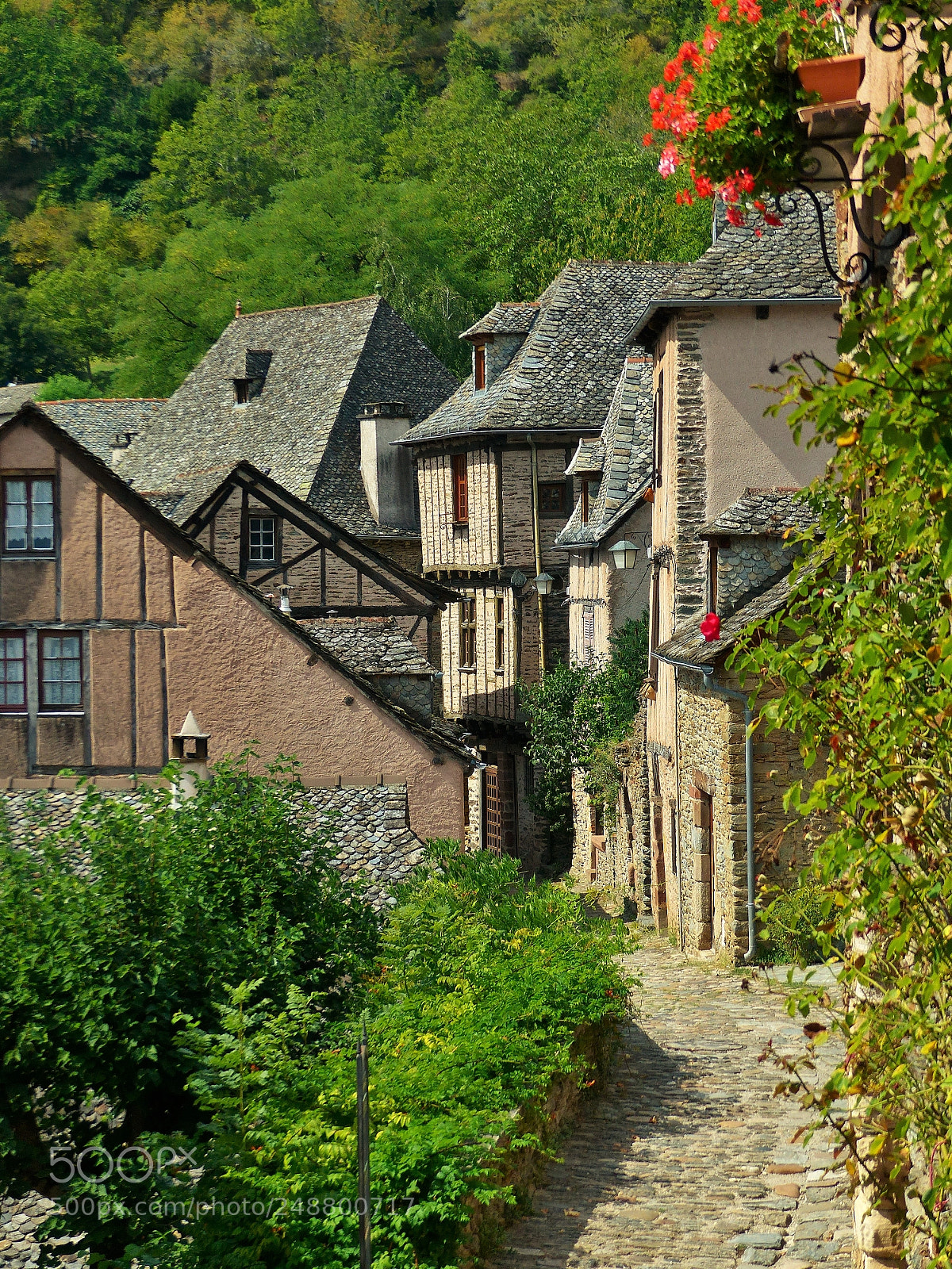 Panasonic Lumix DMC-FZ200 sample photo. Une ruelle de conques photography