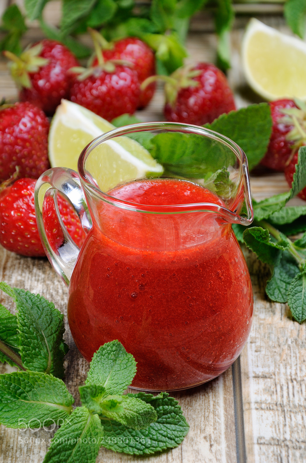 Nikon D90 sample photo. Strawberry fresh sauce photography