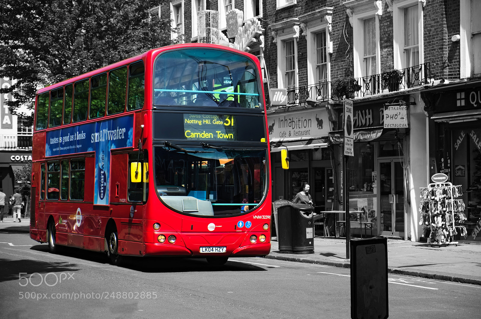 Fujifilm X-E1 sample photo. London bus photography