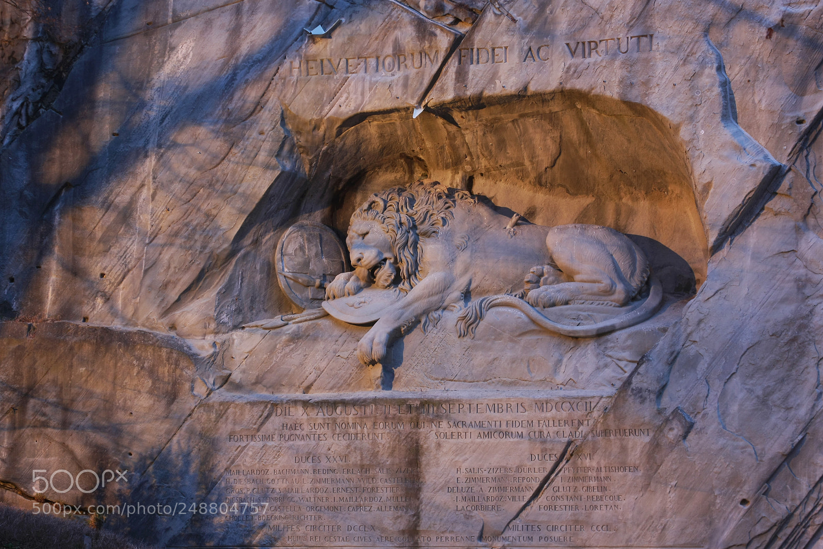 Canon EOS 450D (EOS Rebel XSi / EOS Kiss X2) sample photo. Lucern lion monument photography