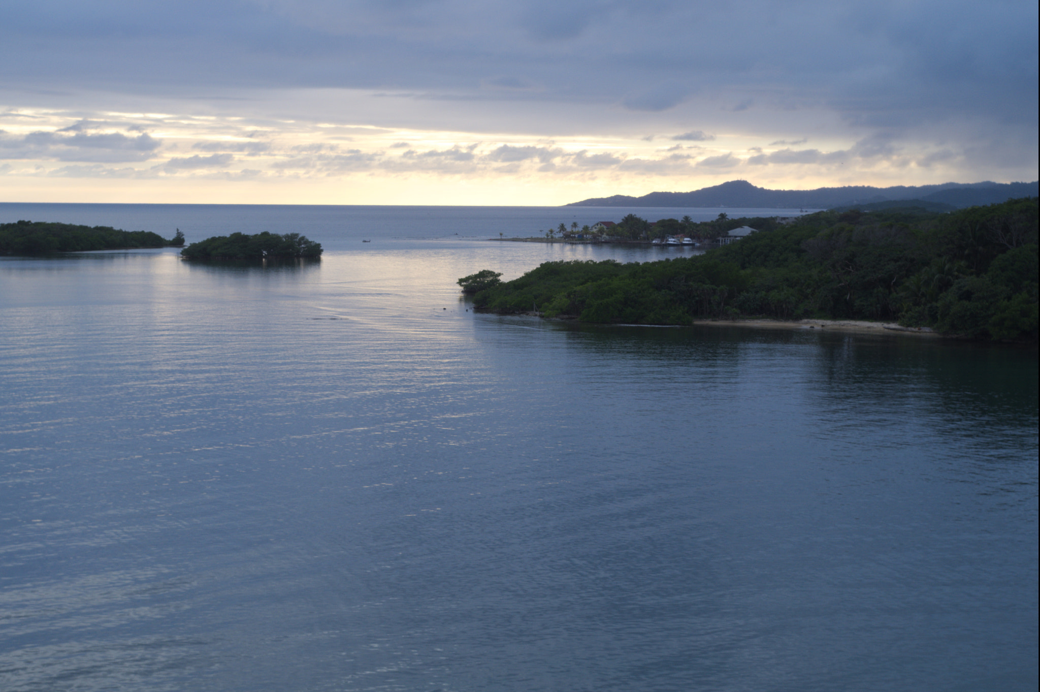 Pentax K-S2 sample photo. Sunsent on mahogany bay 2 photography