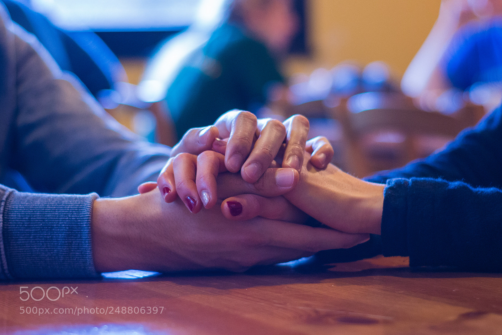 Canon EOS 100D (EOS Rebel SL1 / EOS Kiss X7) sample photo. Lovers' hands photography