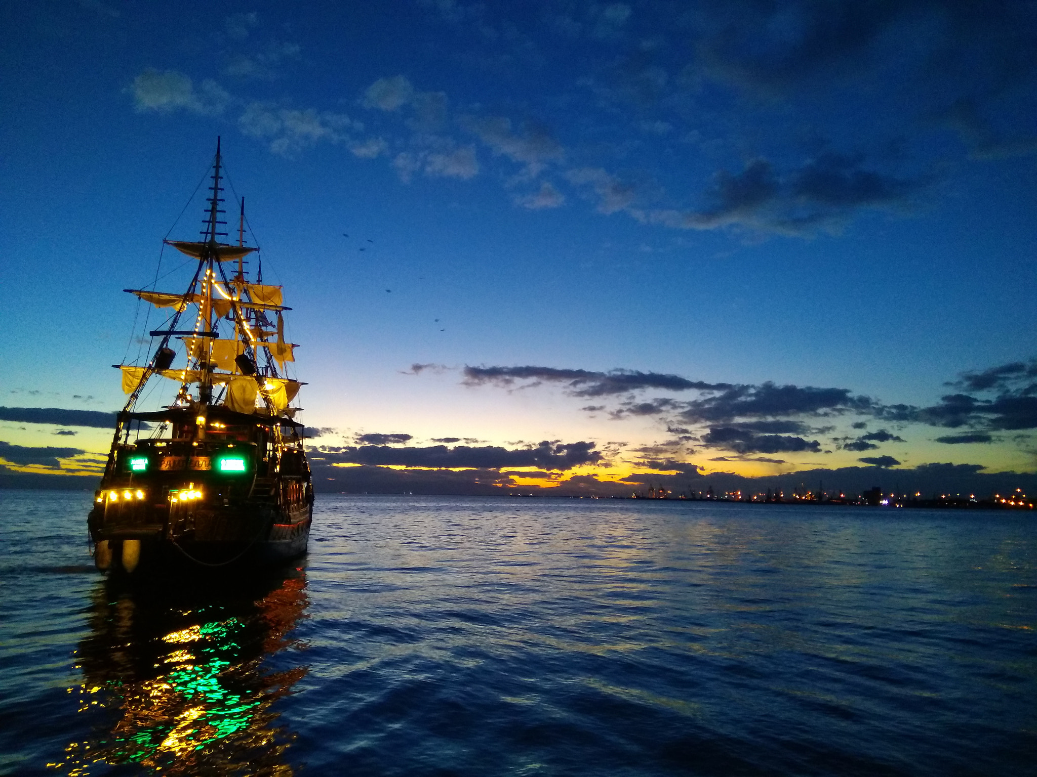 Xiaomi MI MAX sample photo. Late afternoon at thessaloniki photography