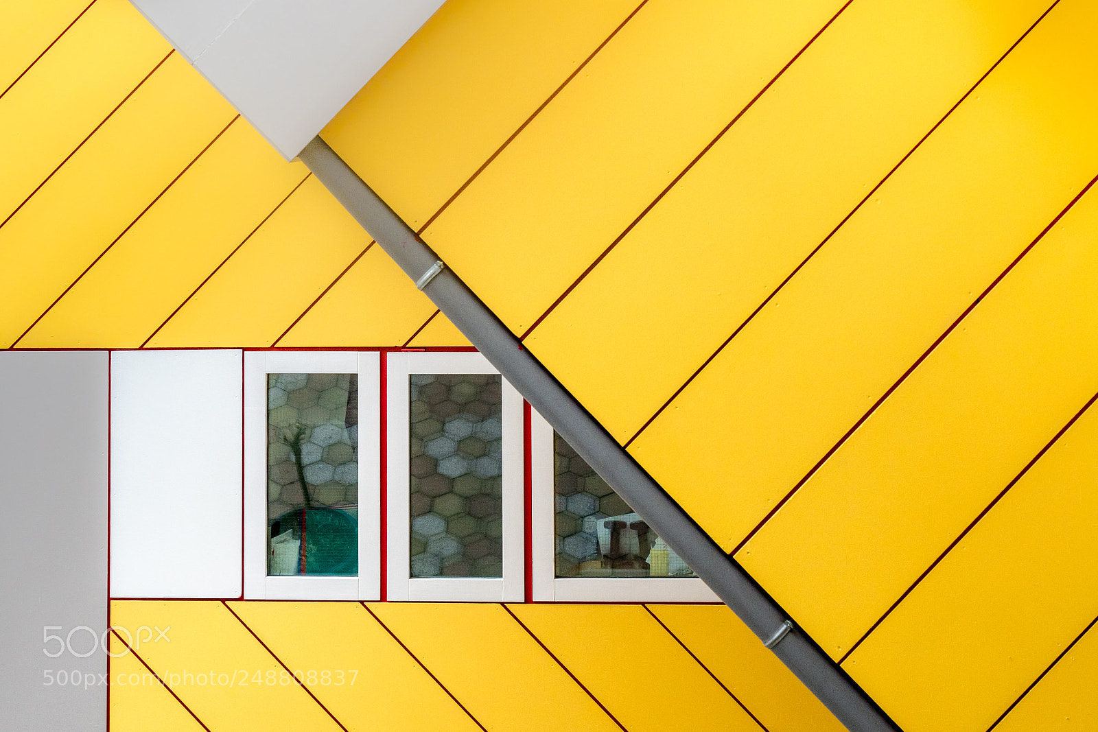 Olympus OM-D E-M5 II sample photo. 20th century abstract yellow photography