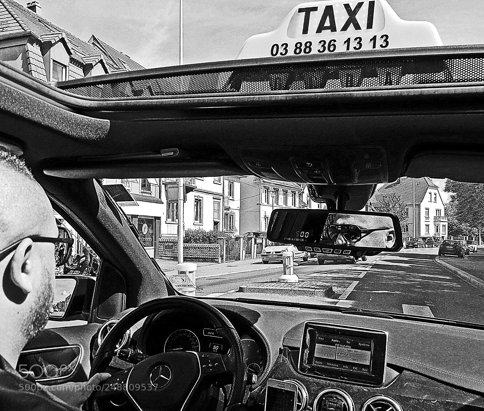 Leica D-Lux (Typ 109) sample photo. The cab driver in photography