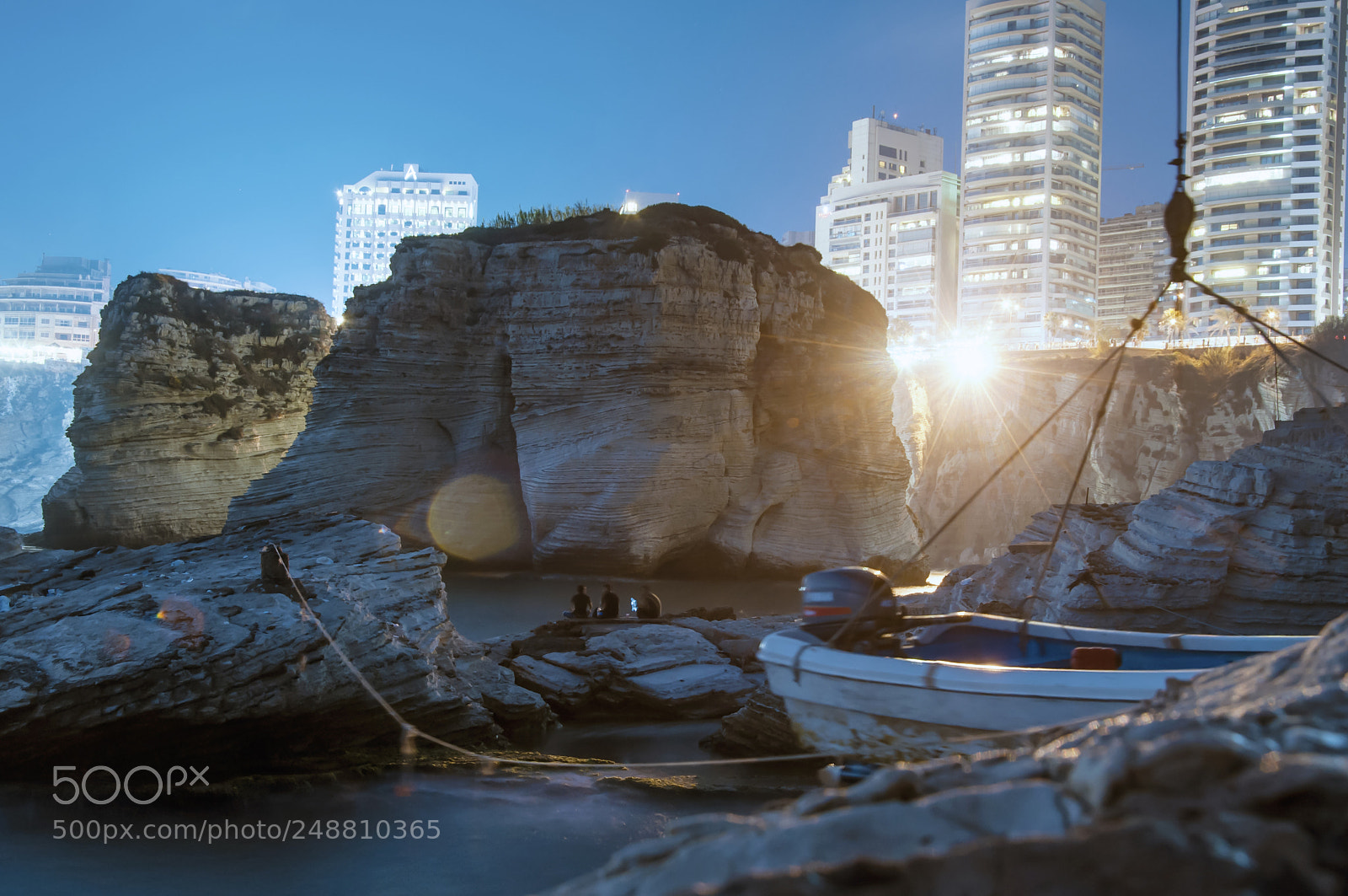 Nikon D90 sample photo. Raouché rock - beirut photography