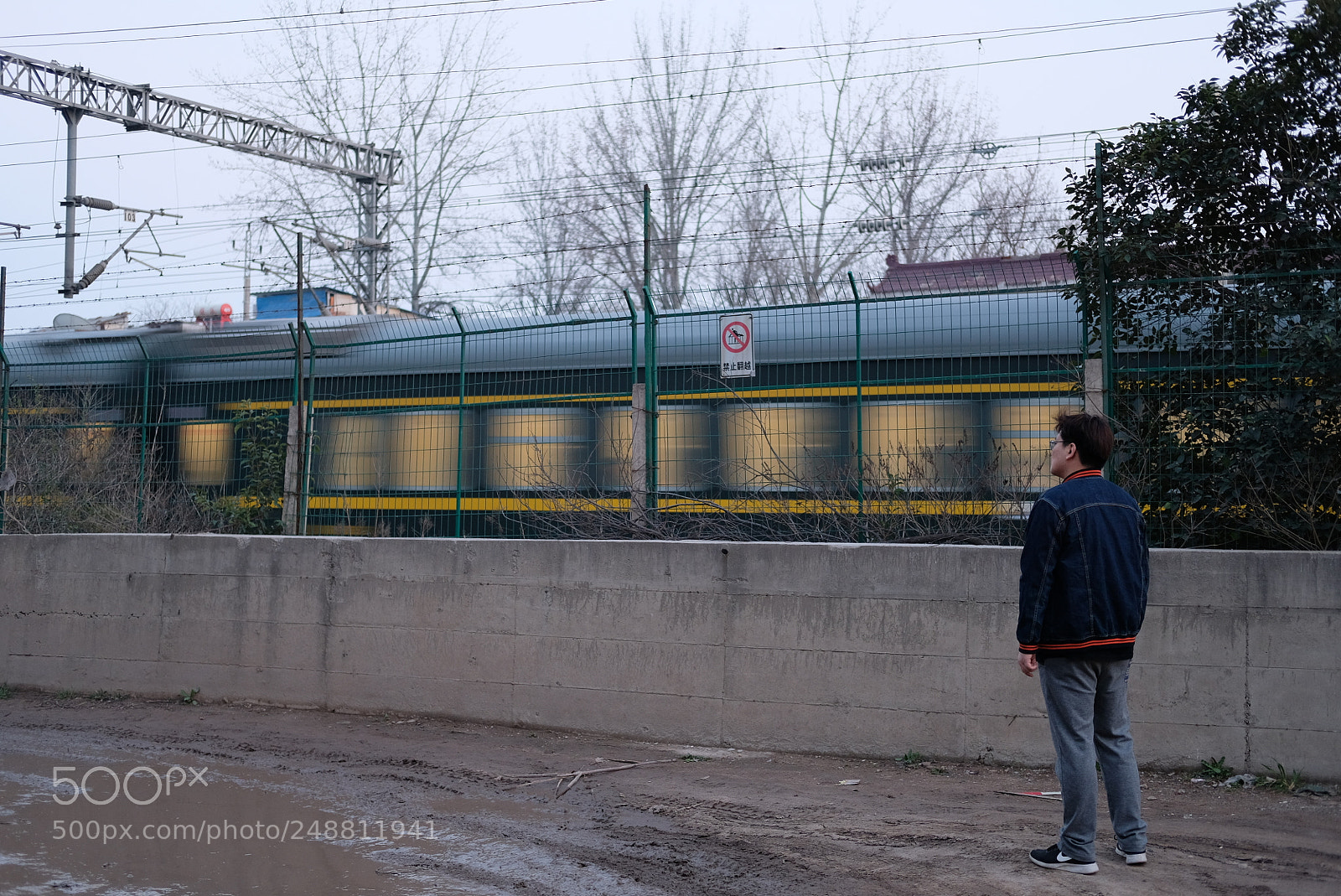 Fujifilm X-T20 sample photo. Train and man photography