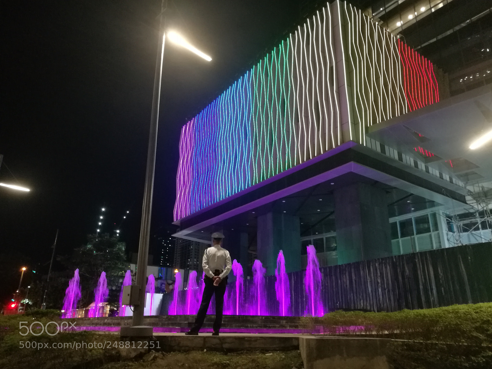HUAWEI P9 Plus sample photo. Guarded light show photography