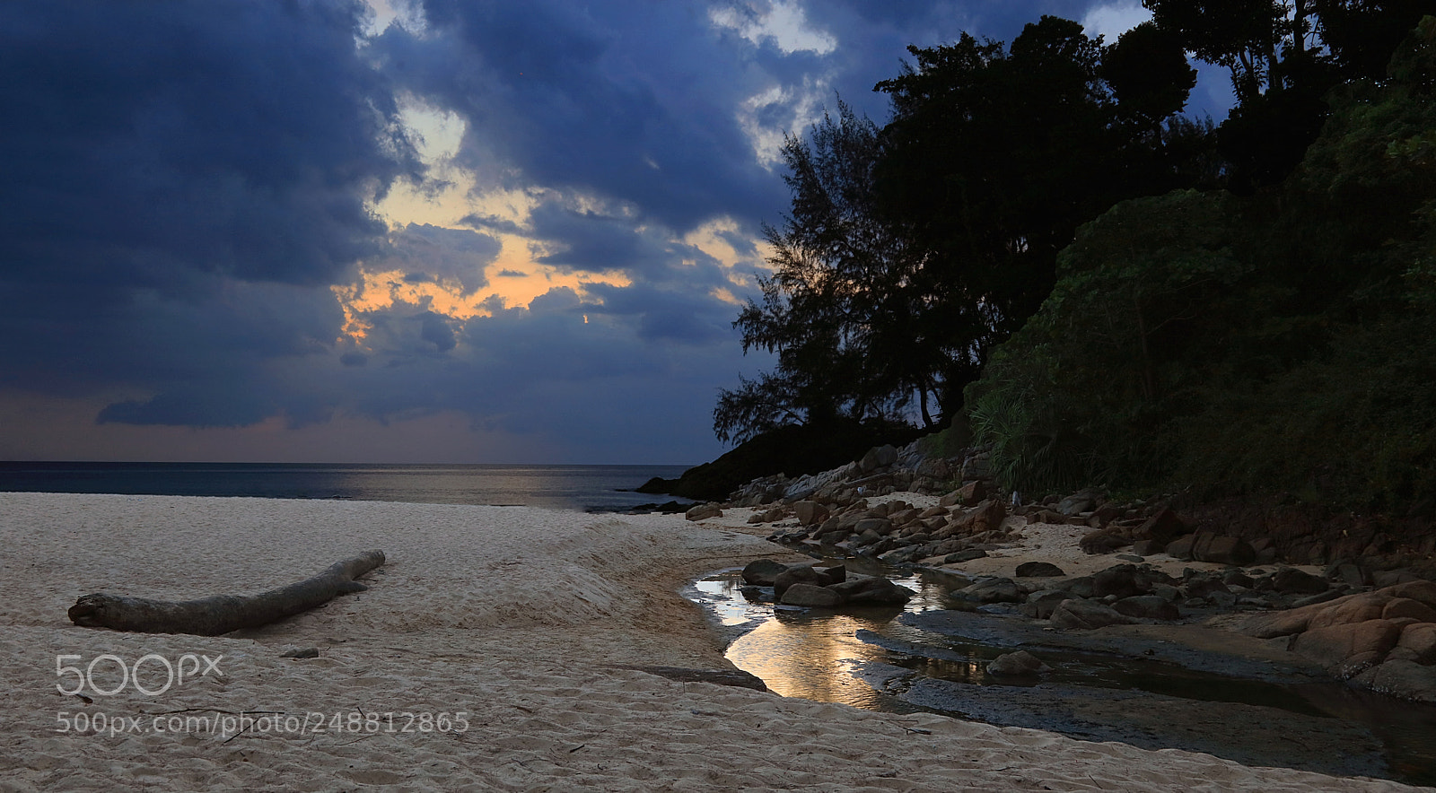 Canon EOS 5DS sample photo. Overcast skies photography
