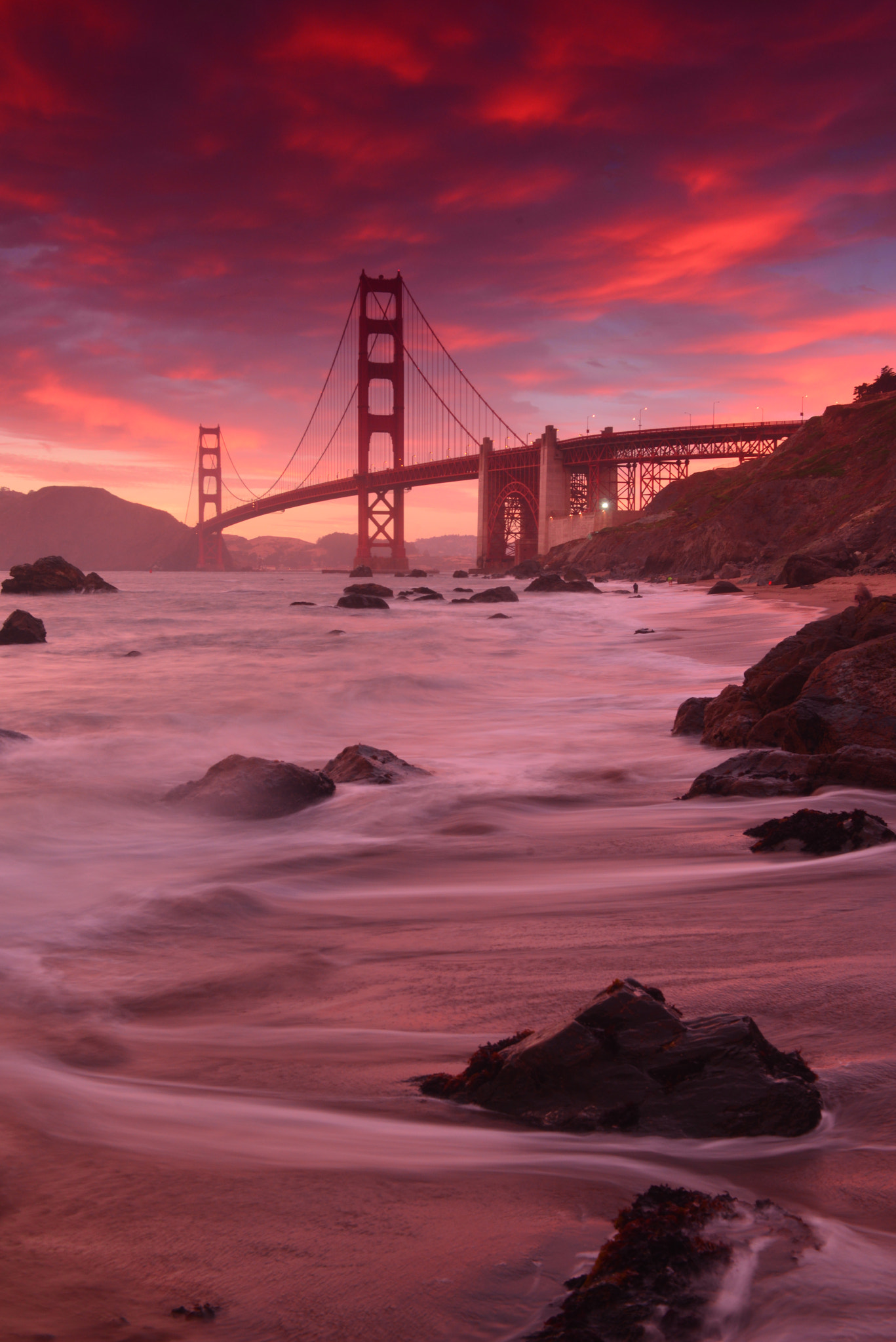 Nikon AF-S Nikkor 24-70mm F2.8G ED sample photo. Golden gate's golden hour photography