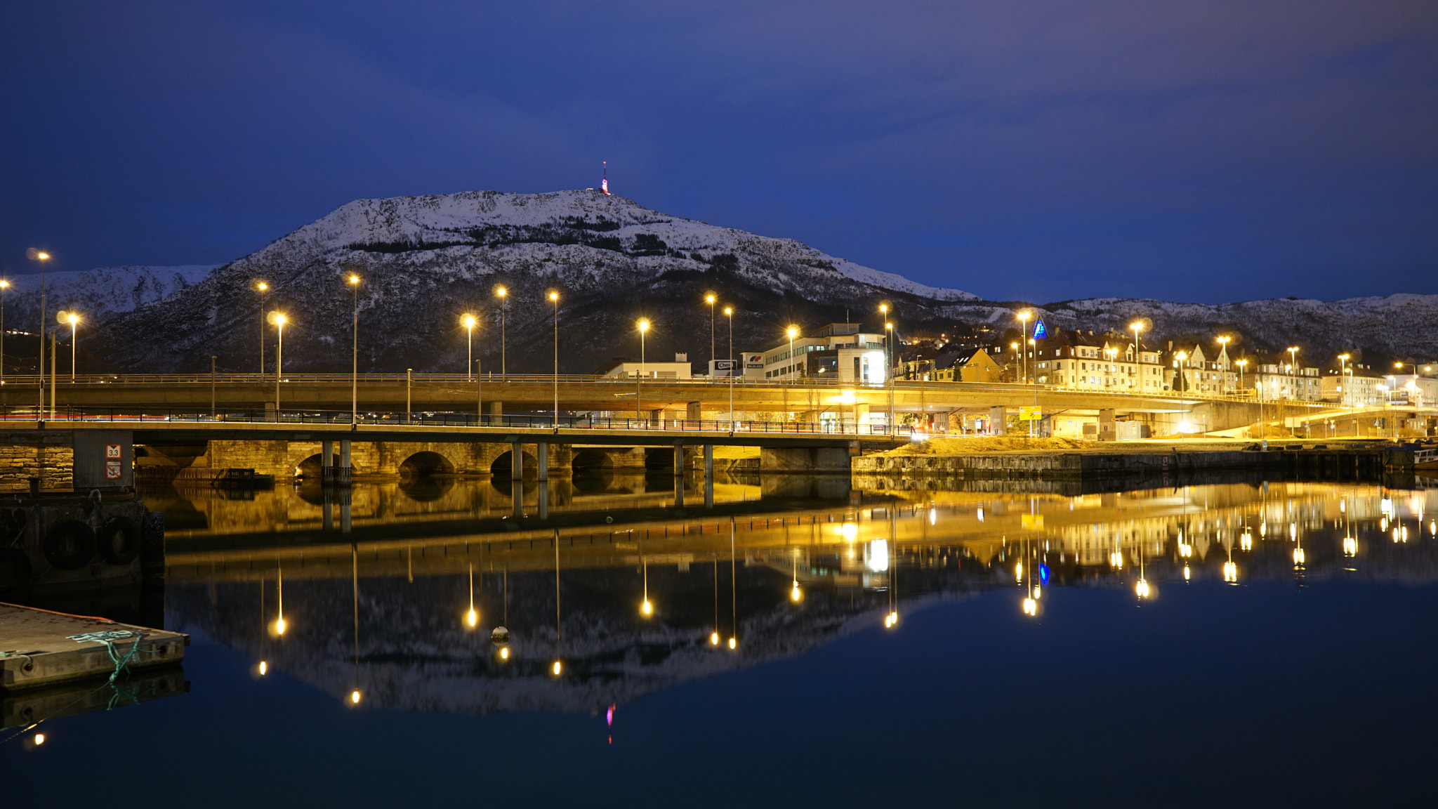 Sigma 19mm F2.8 EX DN sample photo. Winter night in bergen photography