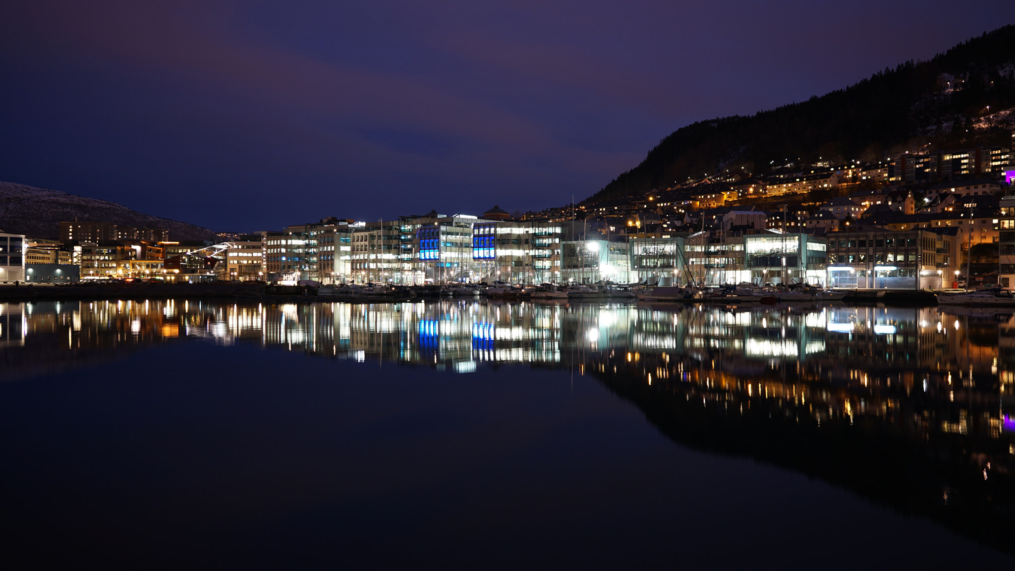 Sigma 19mm F2.8 EX DN sample photo. Bergen by night photography