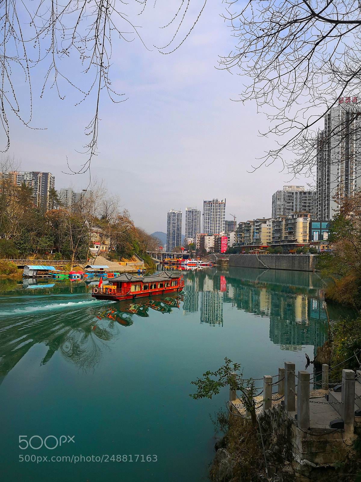 HUAWEI Mate 10 sample photo. 三江绕城的铜仁城 photography
