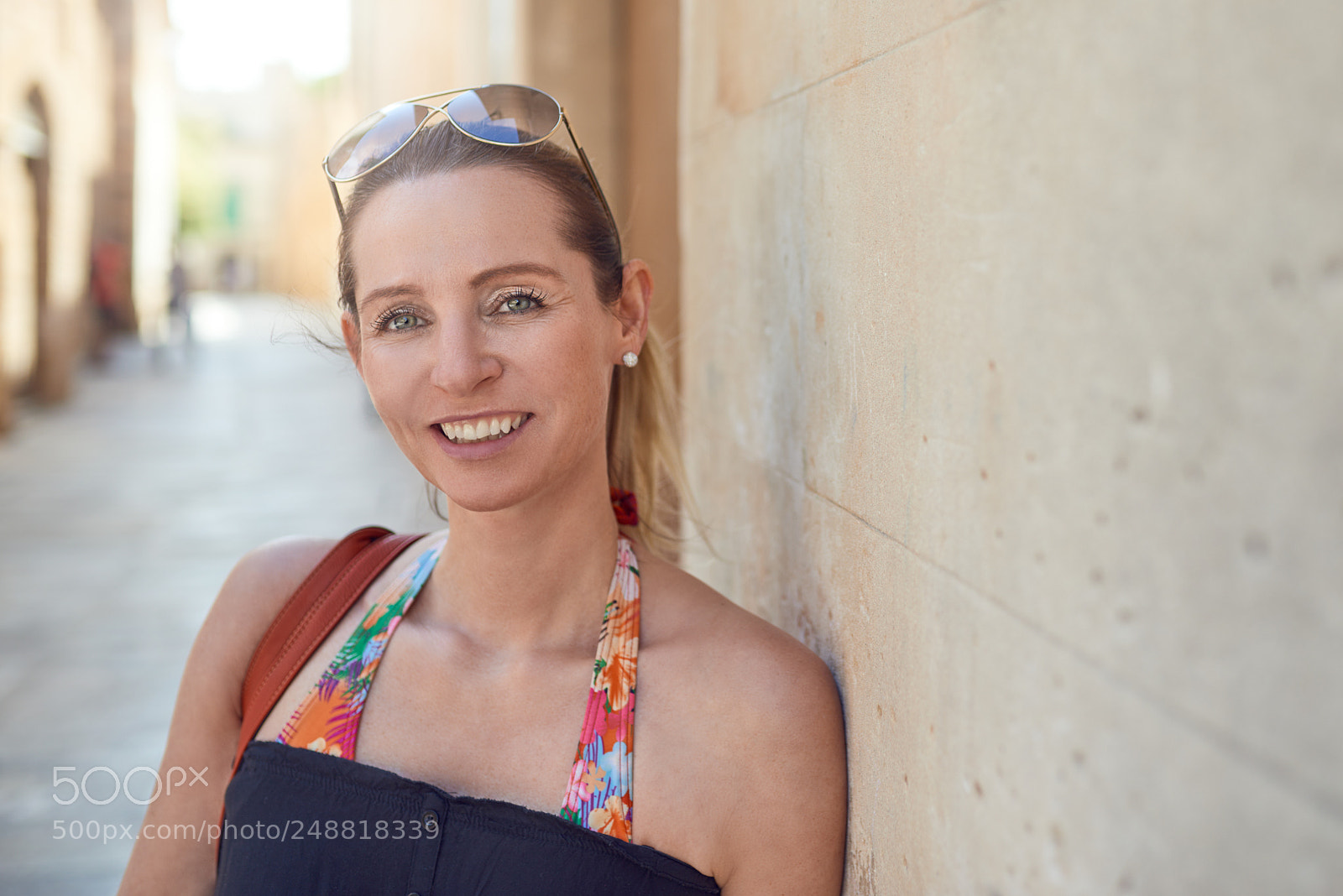 Nikon D800 sample photo. Attractive stylish woman relaxing photography