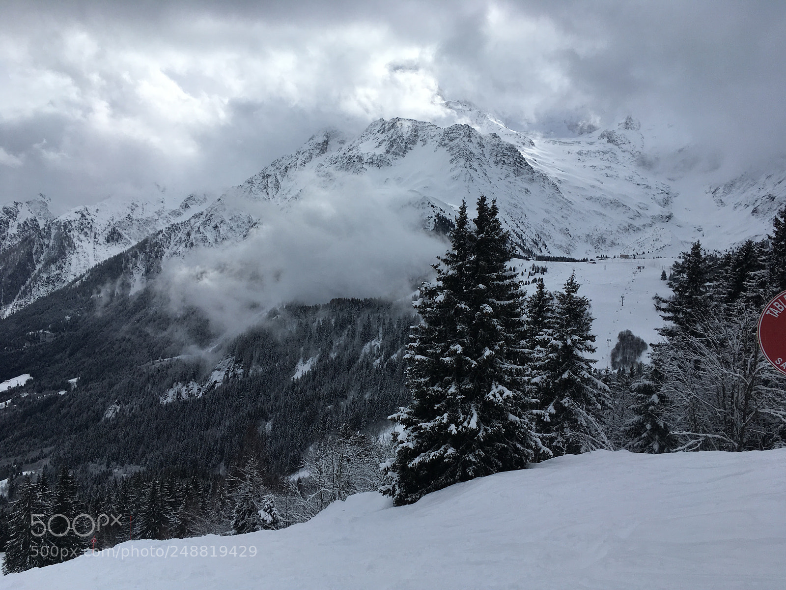 Apple iPhone SE sample photo. Mont-blanc dans les nuages photography