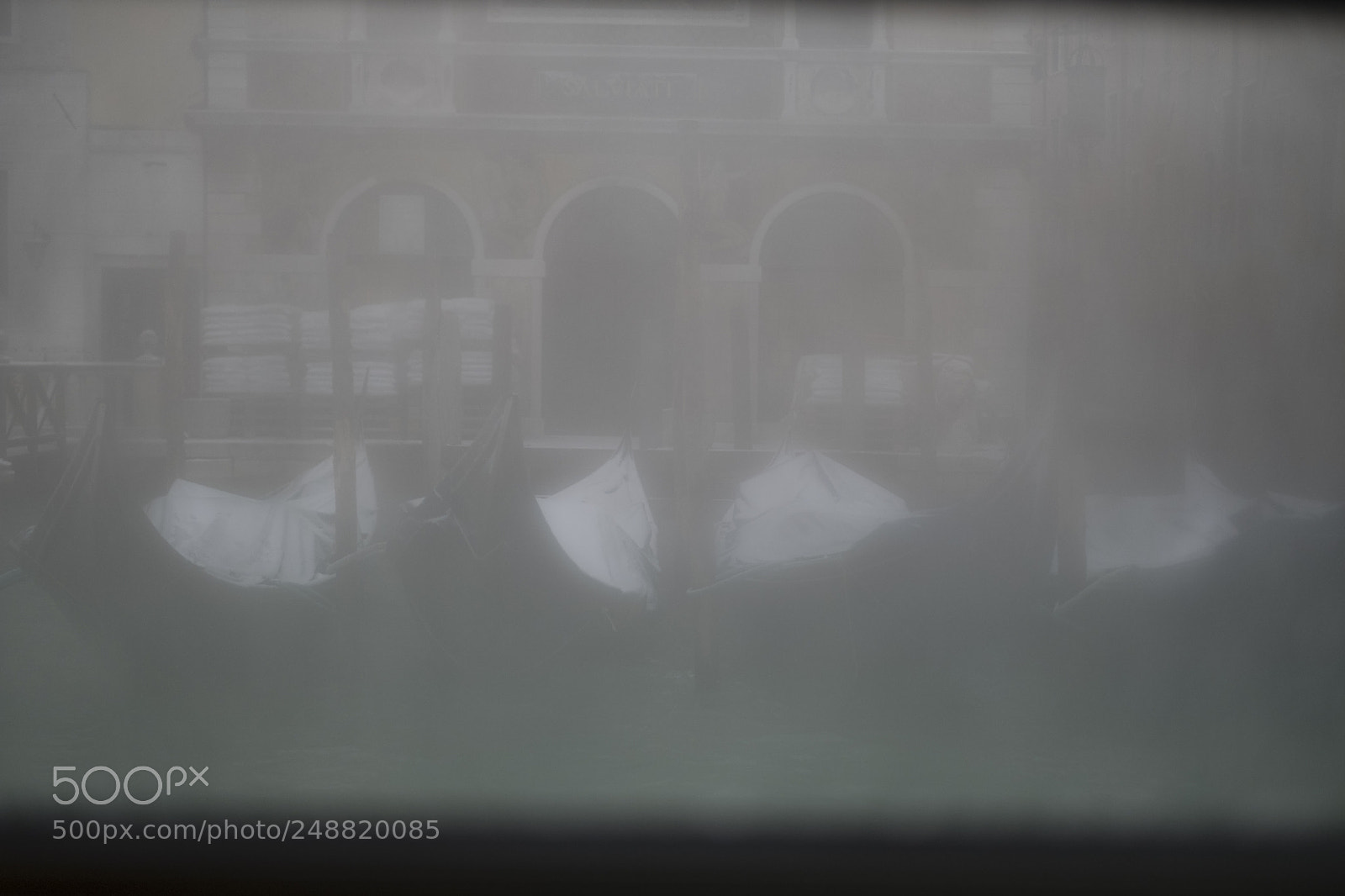 Fujifilm X-T2 sample photo. Gondole sotto la neve photography
