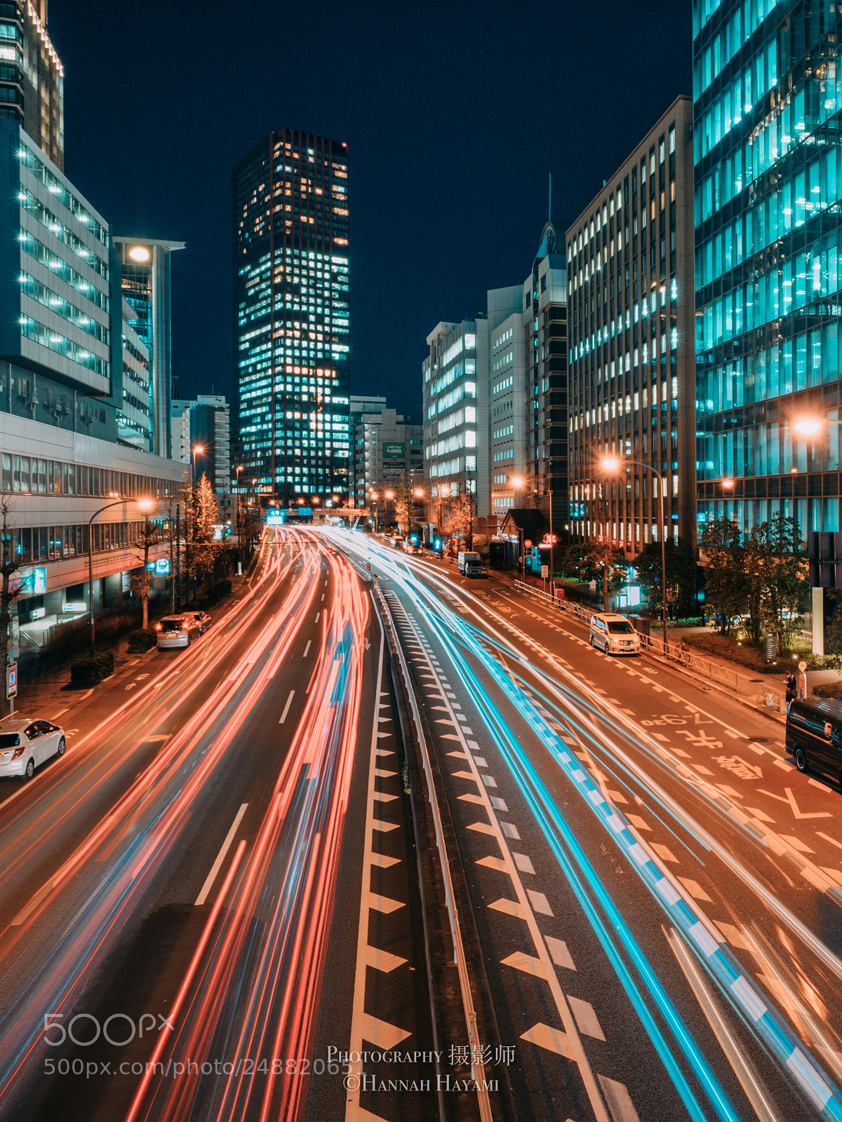 Sony a7 II sample photo. Blue and red tokyo photography