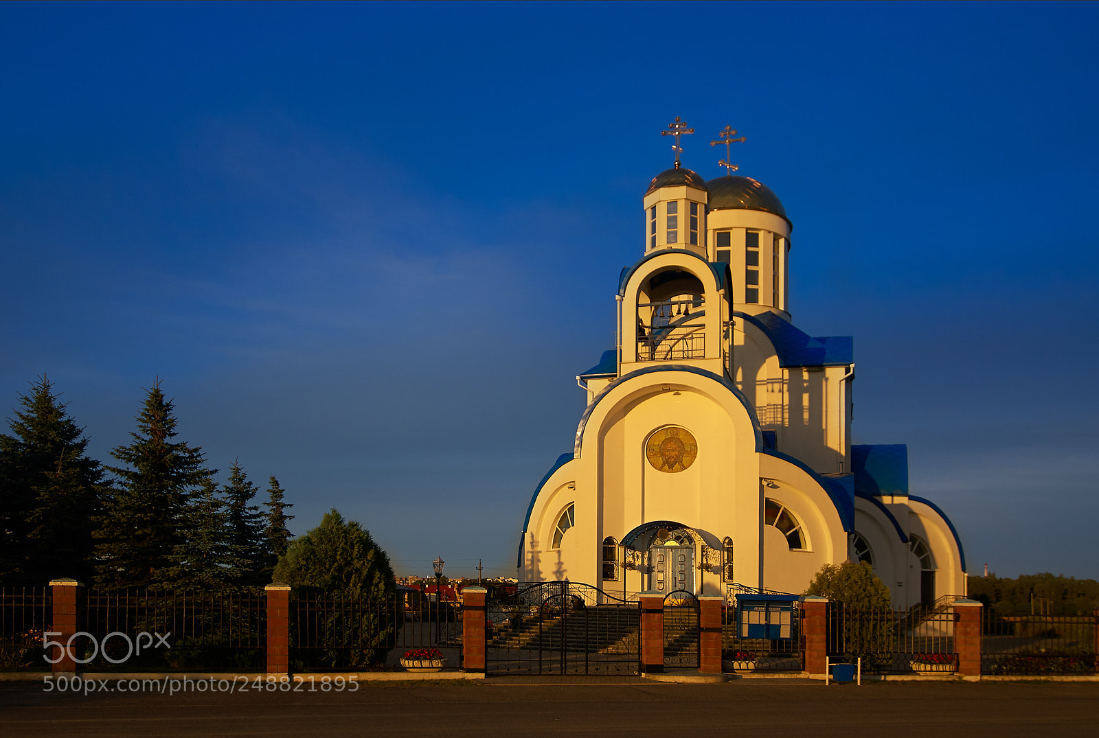 Canon EOS-1D Mark II sample photo. Church photography