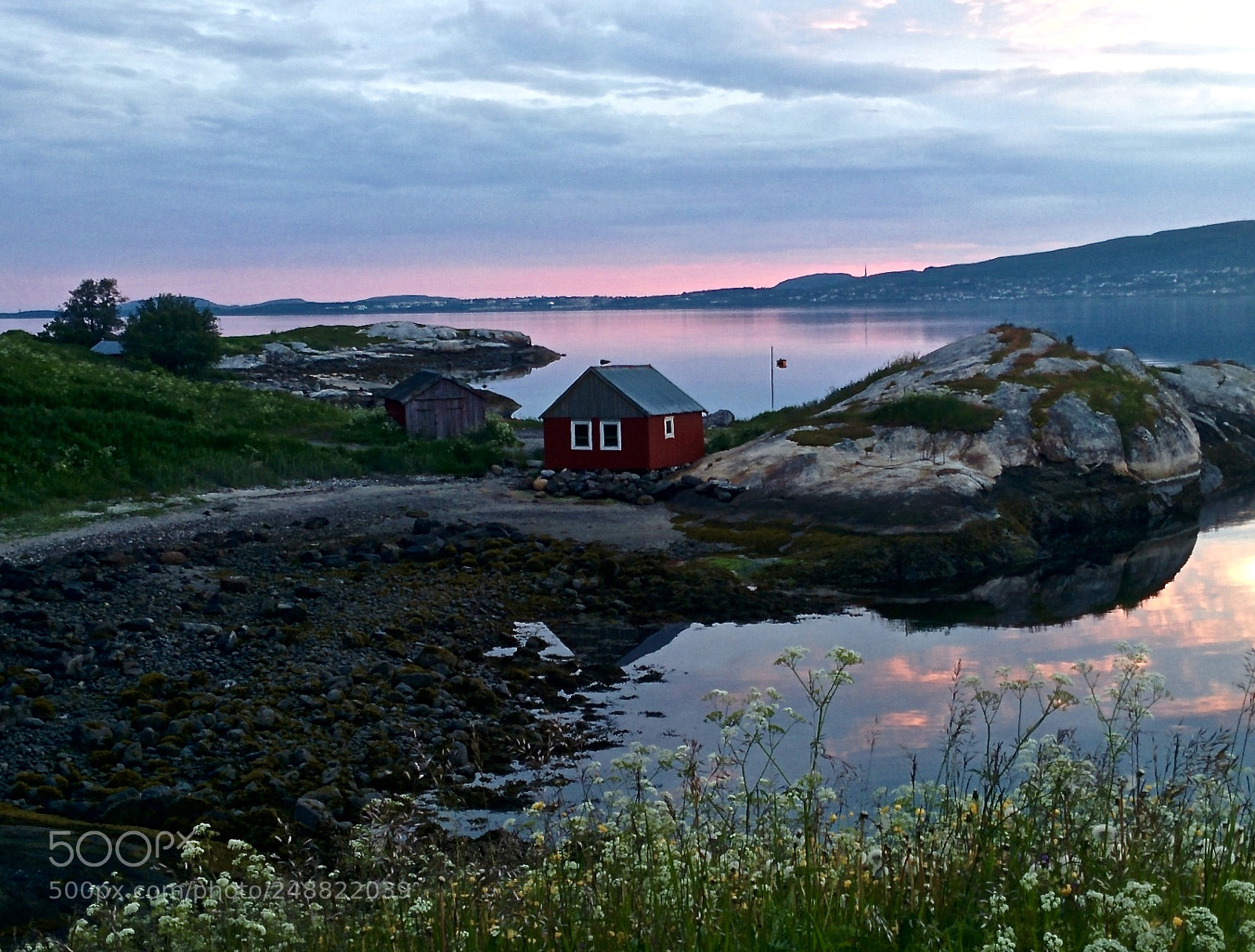 LG Nexus 5 sample photo. Fisherman cabin at midnight photography