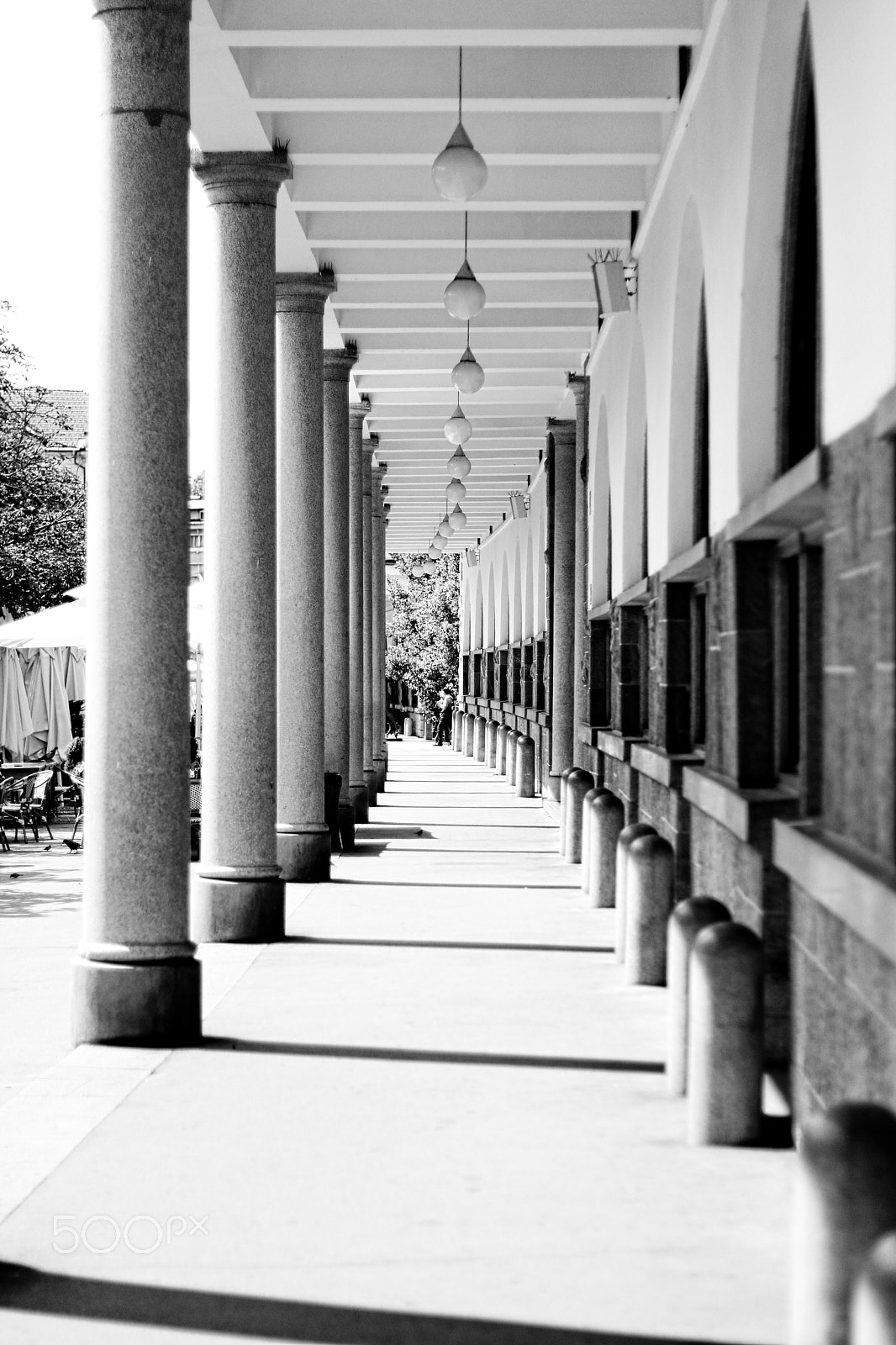 Canon EOS 750D (EOS Rebel T6i / EOS Kiss X8i) sample photo. Columns photography