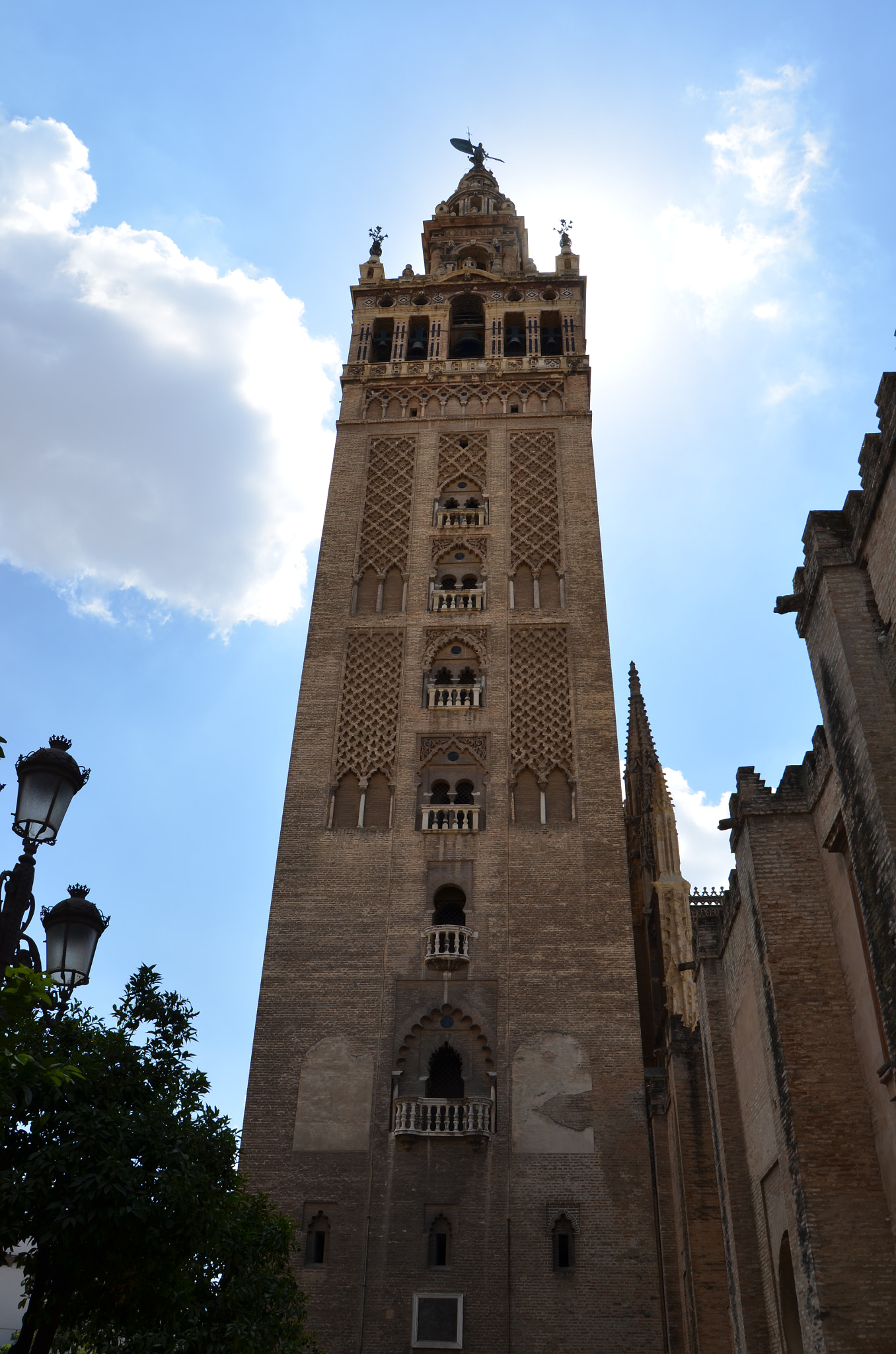Nikon D5100 sample photo. La giganta de sevilla photography