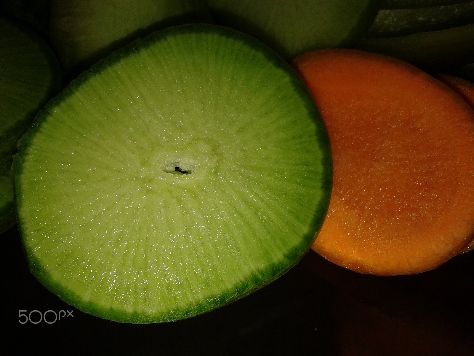 Samsung GT-S5610 sample photo. Carrots and green radish /морковь и зелёная редька photography