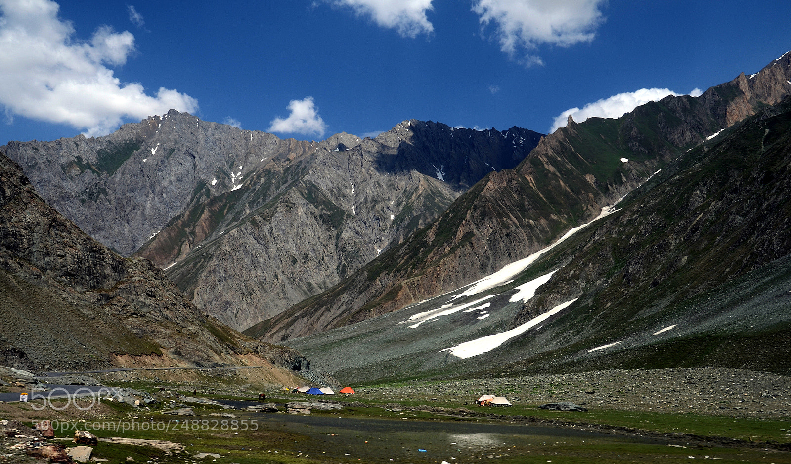 Nikon D5100 sample photo. On the way from photography