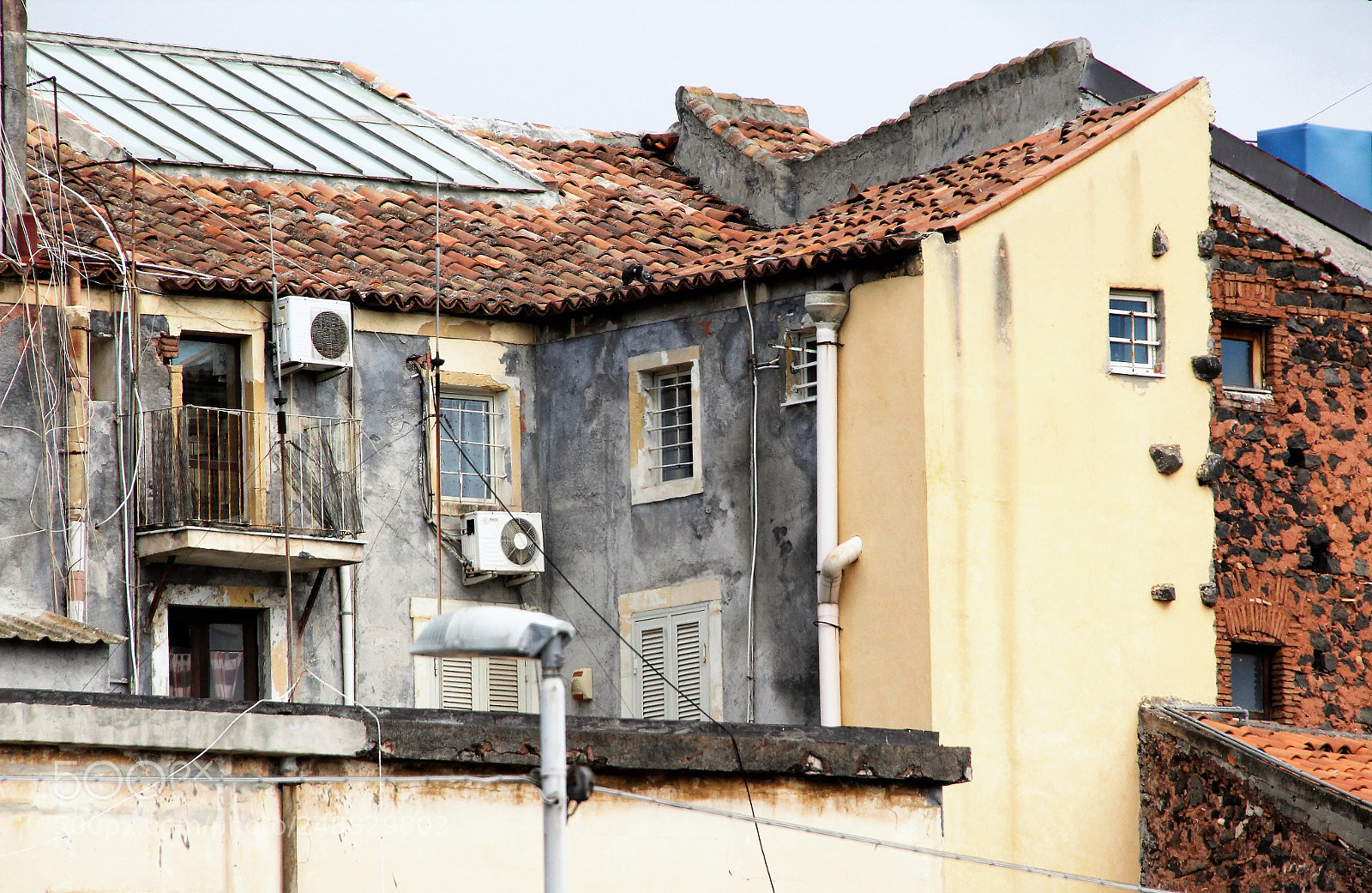 Canon EOS 1300D (EOS Rebel T6 / EOS Kiss X80) sample photo. Vecchi edifici siciliani photography