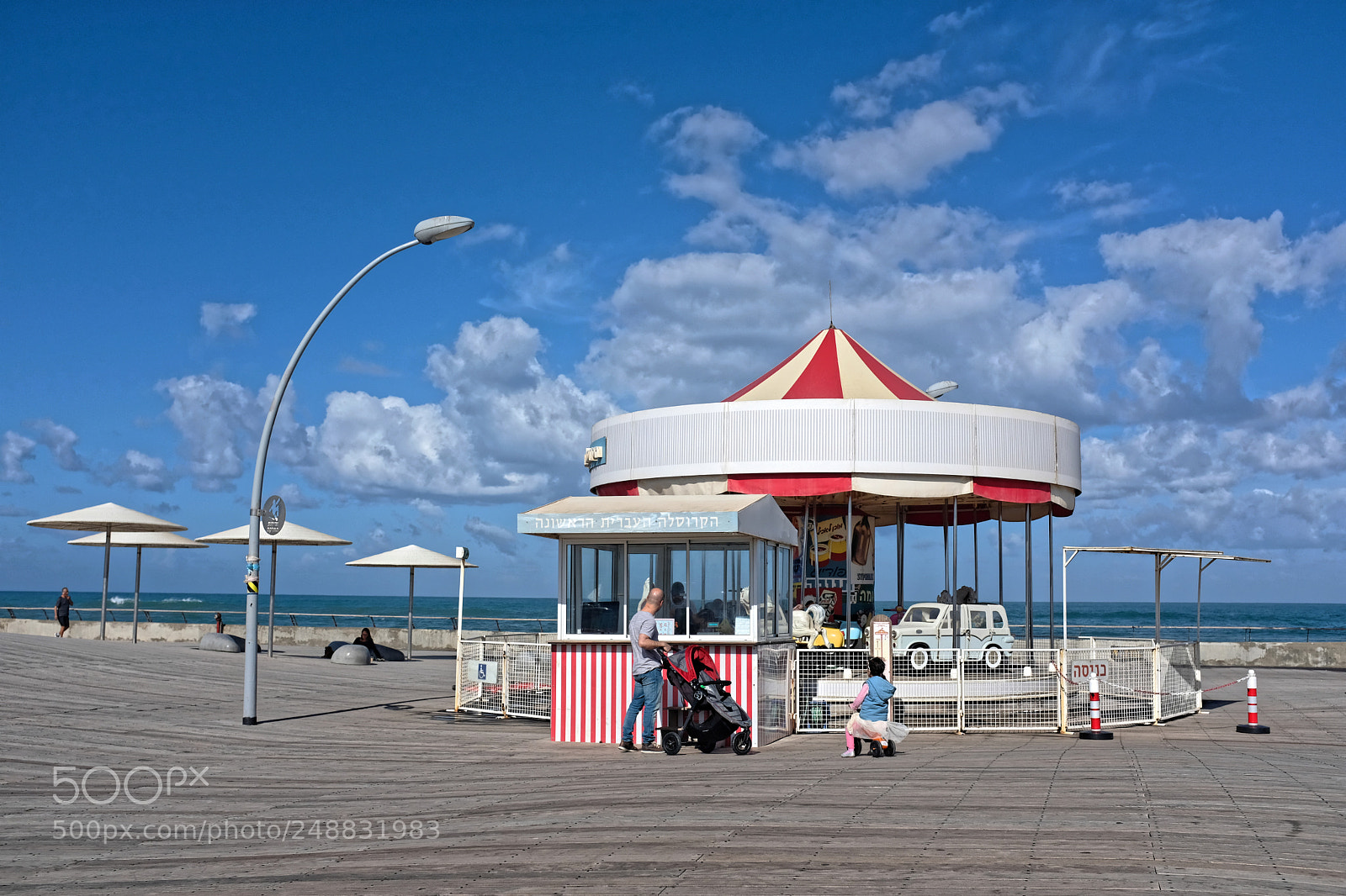 Fujifilm X100F sample photo. Carousel photography