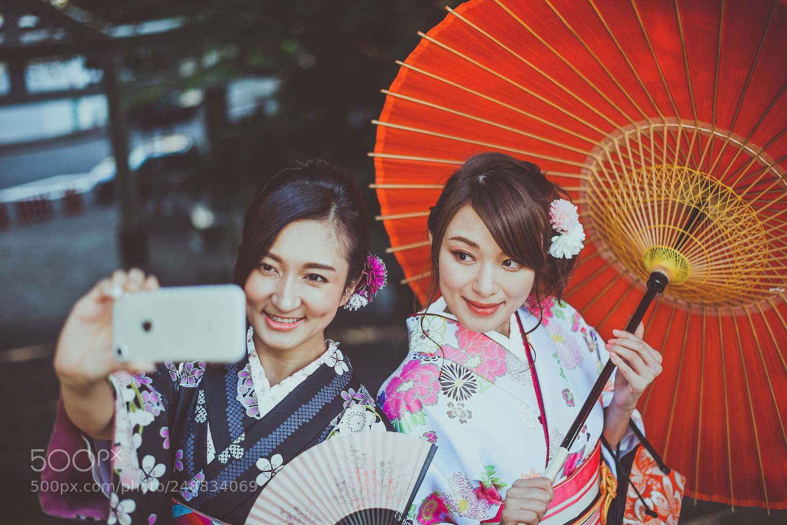 Nikon D610 sample photo. Two japanese girls wearing photography