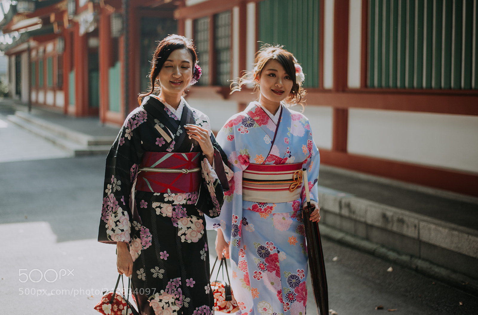 Nikon D610 sample photo. Two japanese girls wearing photography