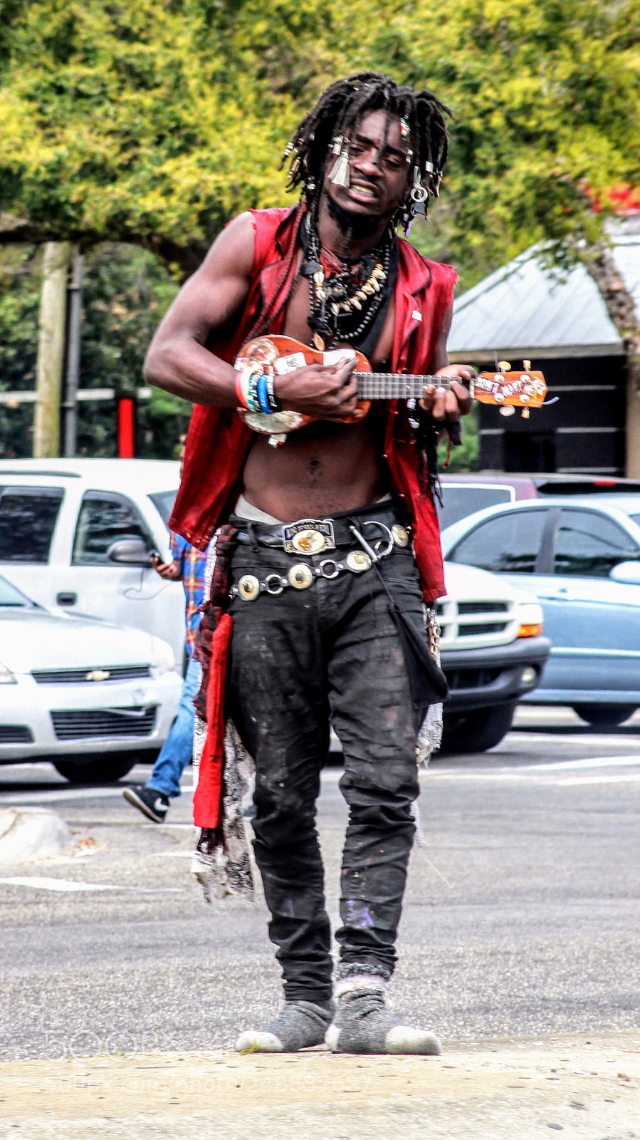 Canon EOS 600D (Rebel EOS T3i / EOS Kiss X5) sample photo. The median musician photography