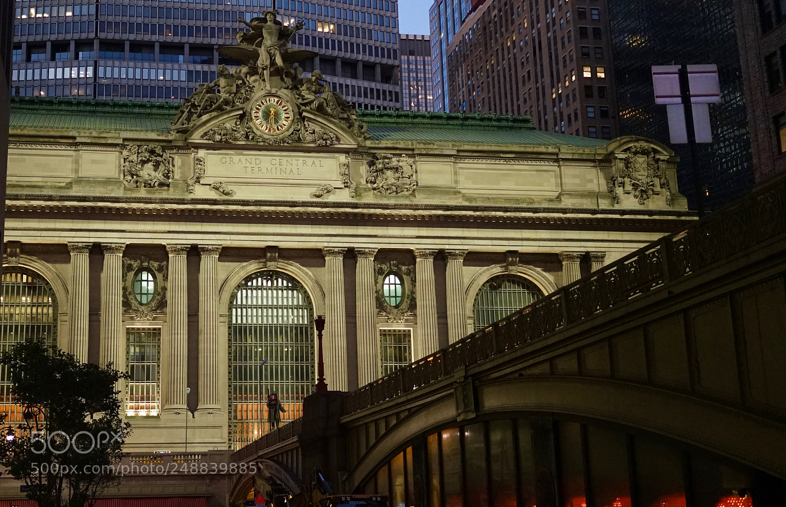Sony a7 II sample photo. Grand central station photography