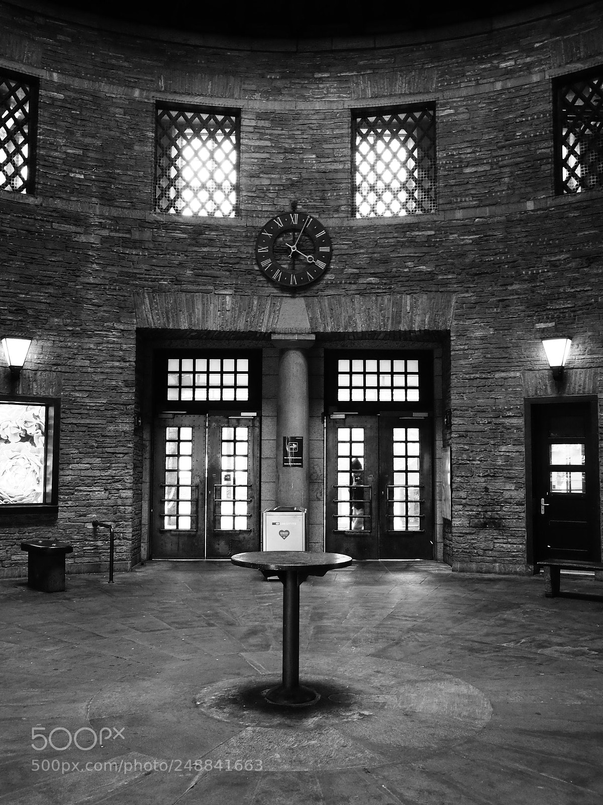 Olympus PEN-F sample photo. Bahnhof enge photography