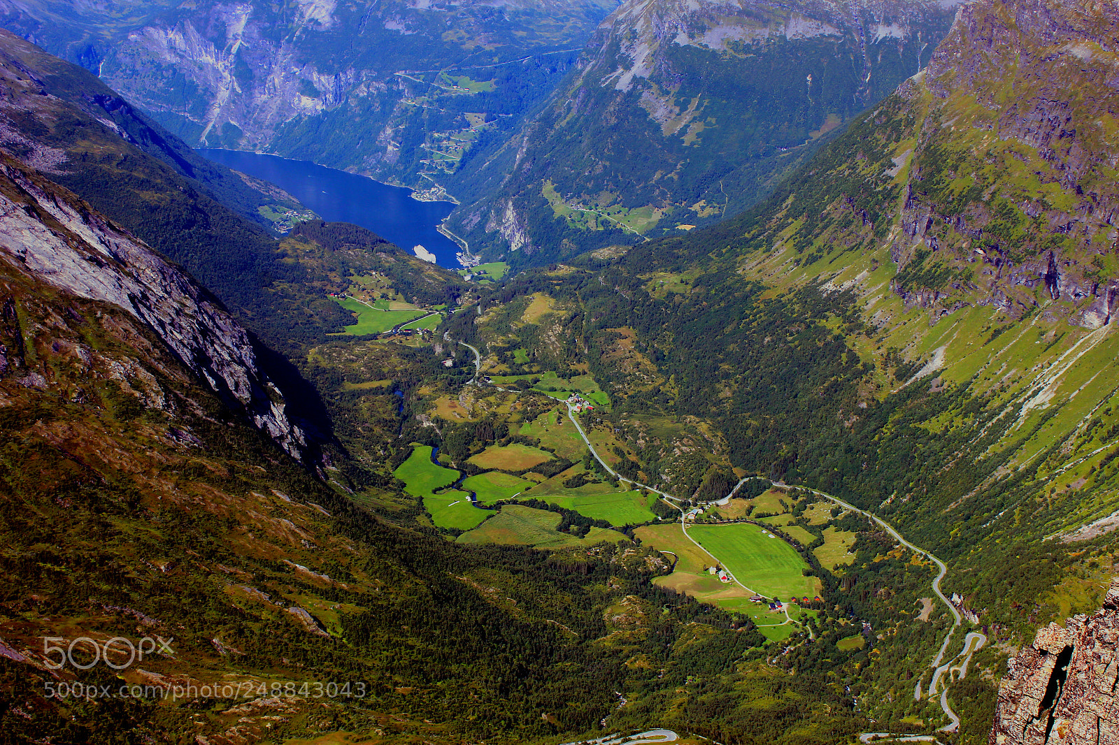 Canon EOS 600D (Rebel EOS T3i / EOS Kiss X5) sample photo. Geiranger valley photography