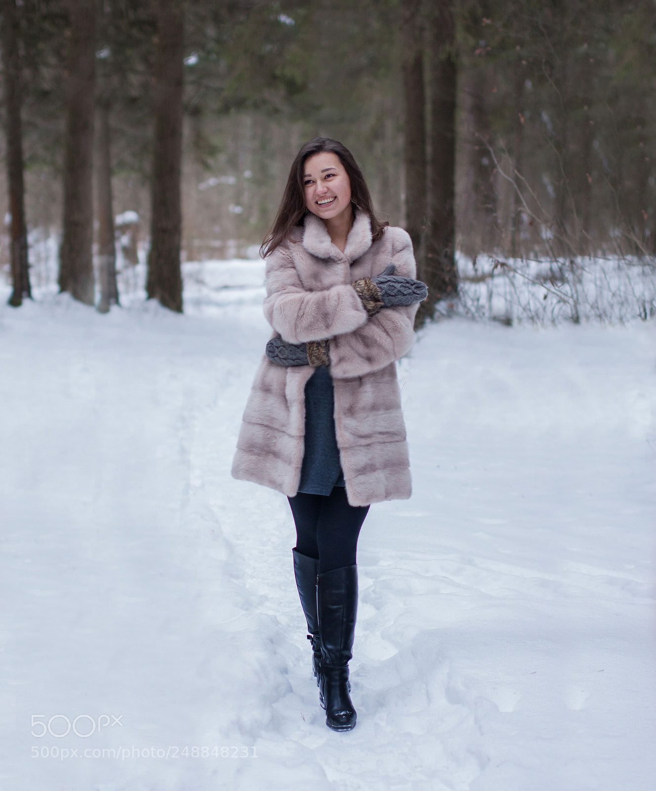 Canon EOS 450D (EOS Rebel XSi / EOS Kiss X2) sample photo. Winter portrait photography
