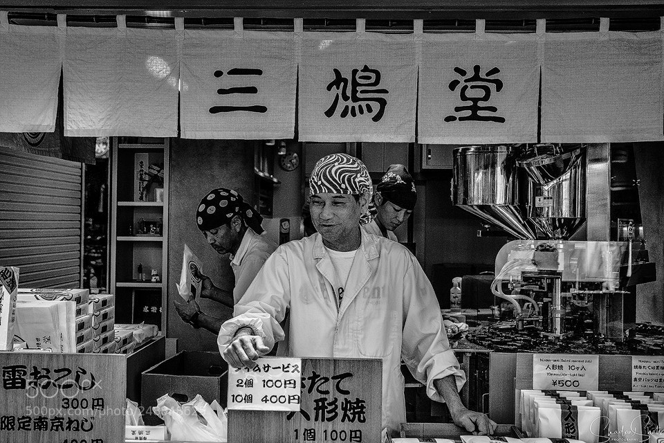 Canon EOS 5DS R sample photo. “market man” ©2018 photography