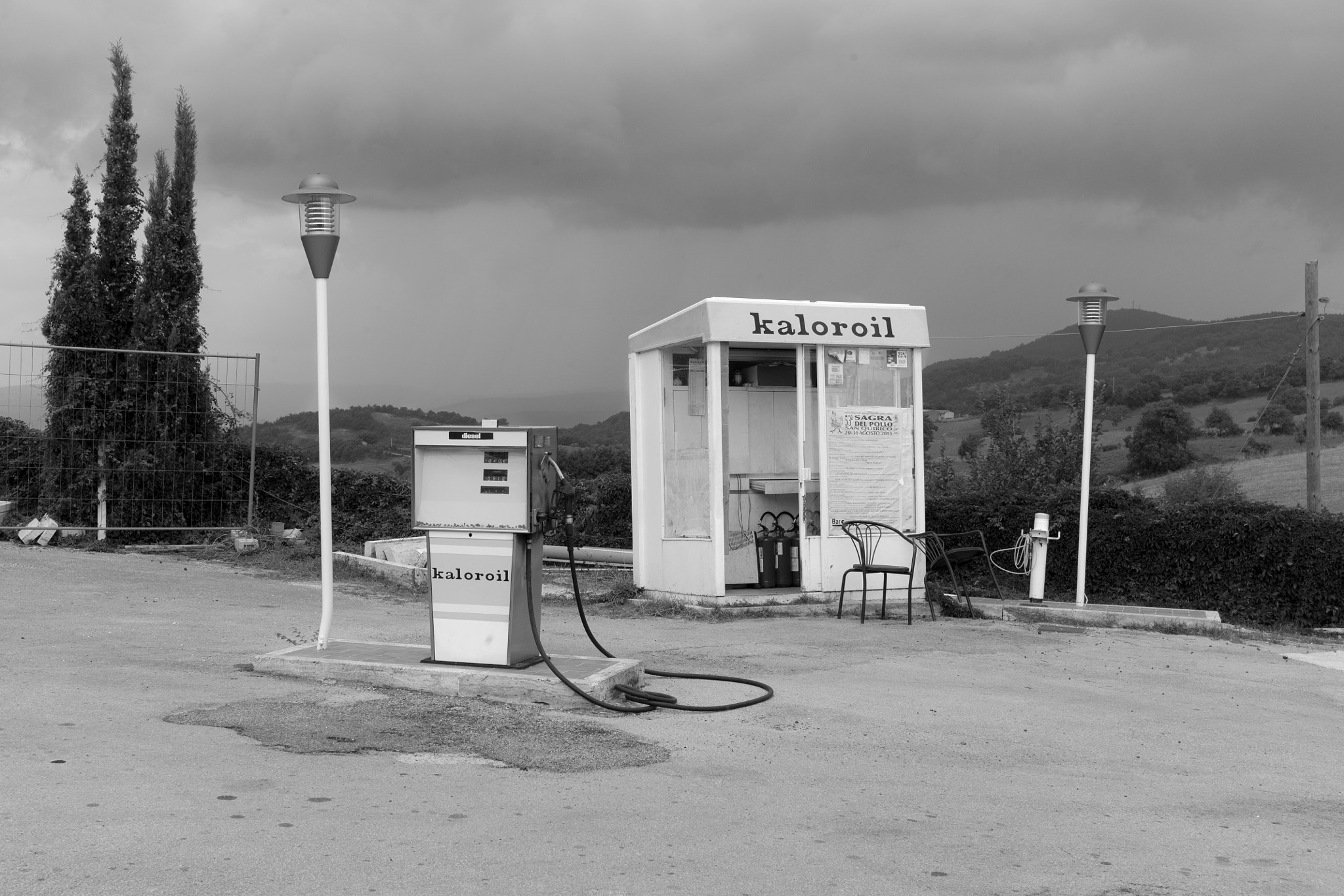 Leica M-Monochrom sample photo. Lost photography